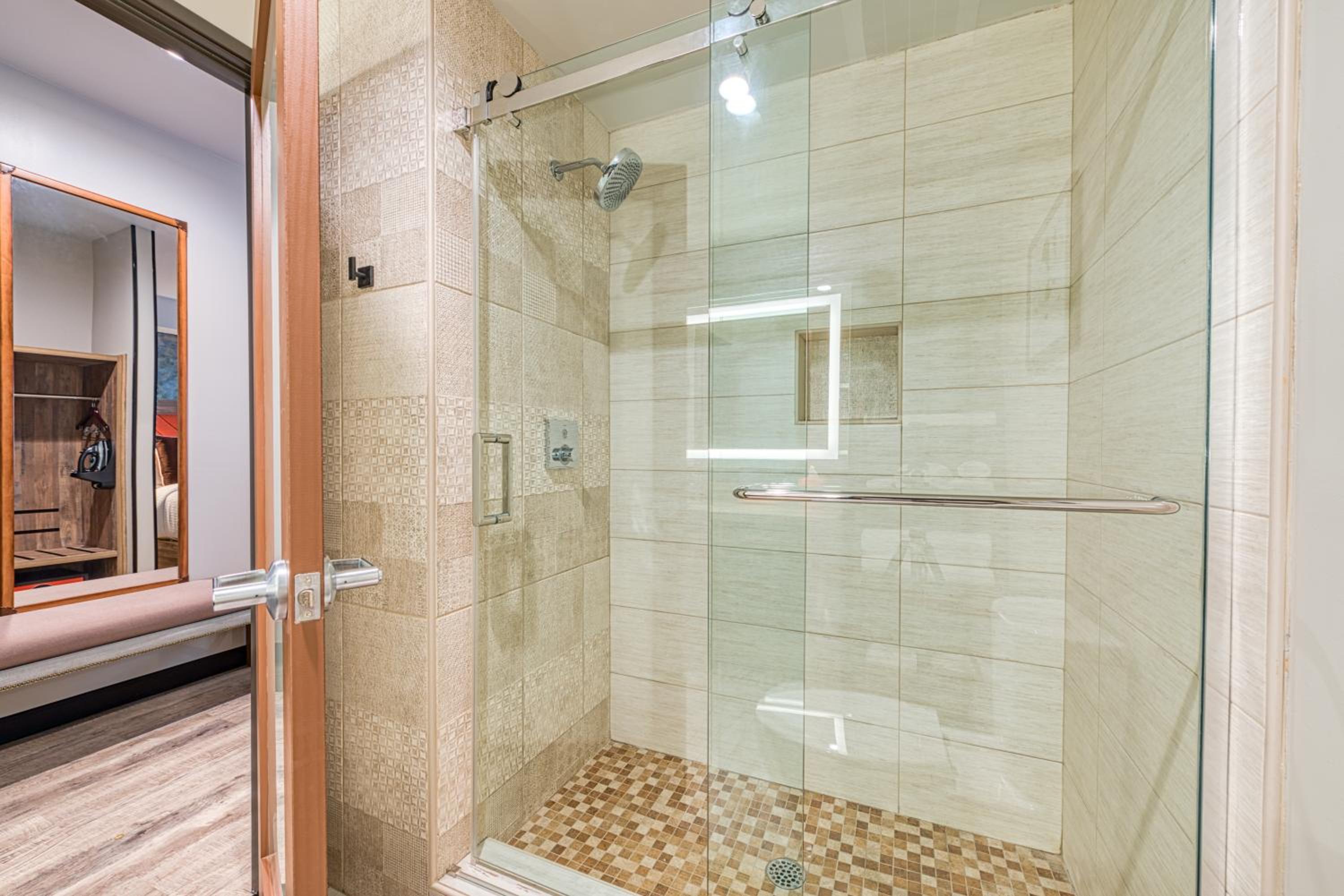 Hotel Lexen Newhall Santa Clarita - Near Six Flags Magic Mountain - Property Image 46