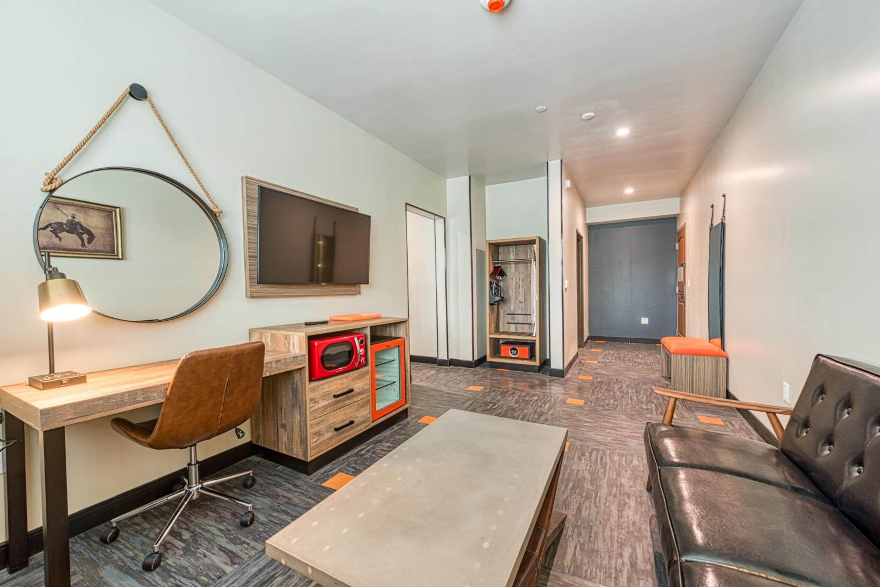 Hotel Lexen Newhall Santa Clarita - Near Six Flags Magic Mountain - Property Image 66