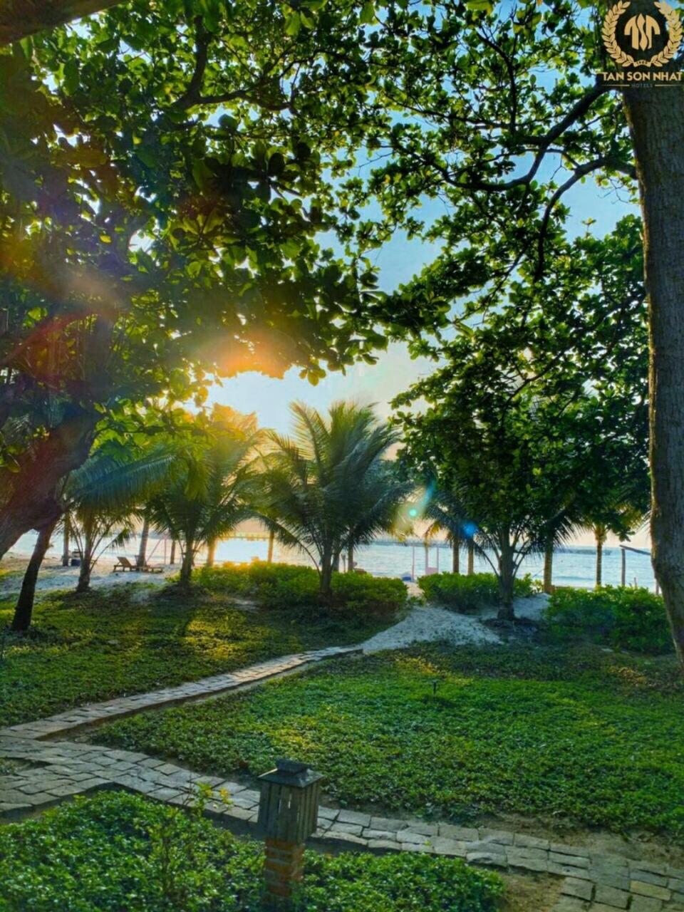 Tan Son Nhat Con Dao Resort