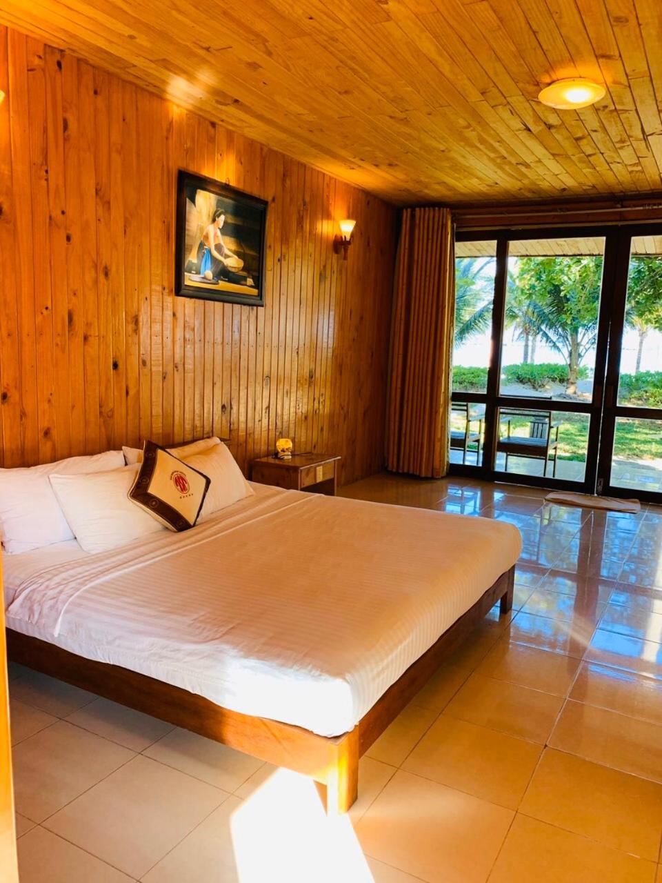 Tan Son Nhat Con Dao Resort
