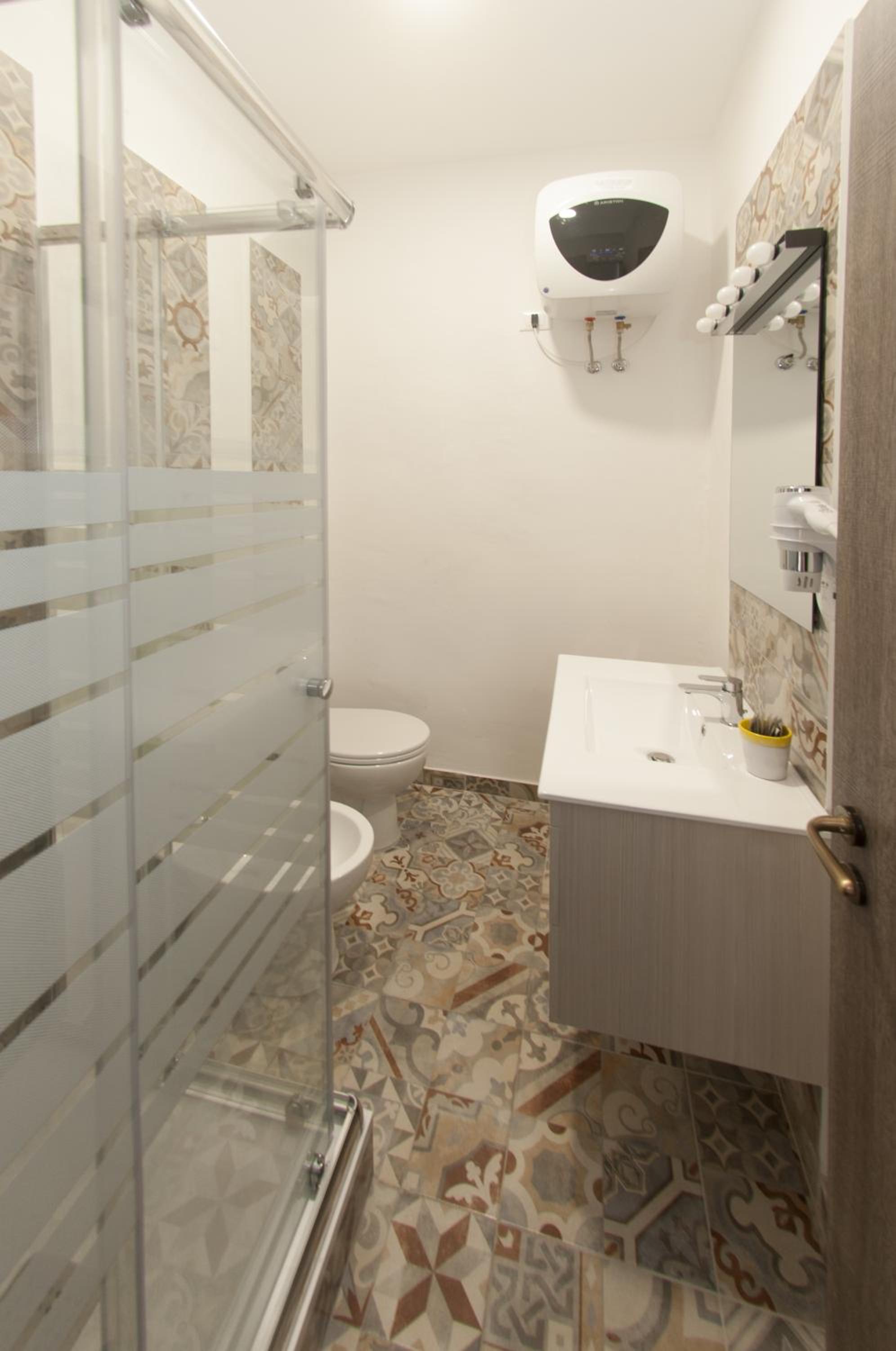 Photo 7
