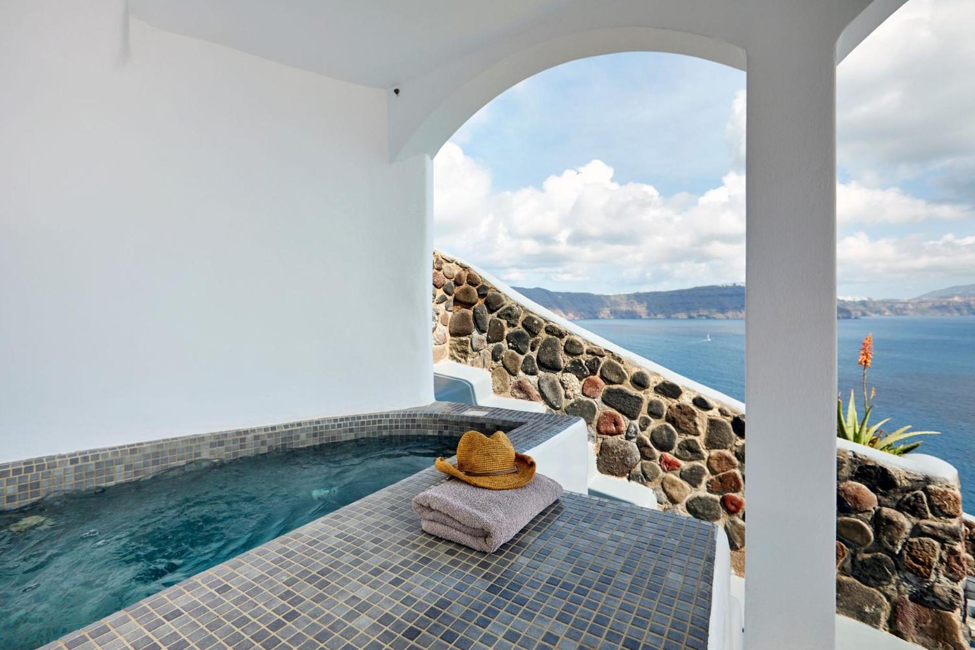 w Oia Junior Cave Villa with Outdoor Hot Tub photo 2