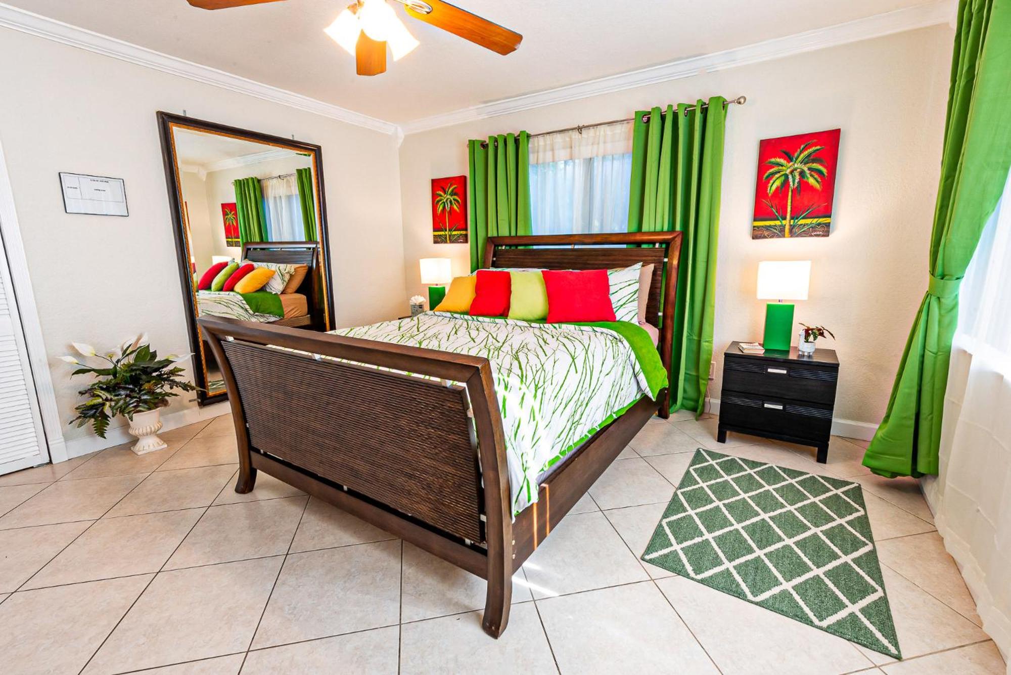 Hainsley Apartments at 1136 view 3