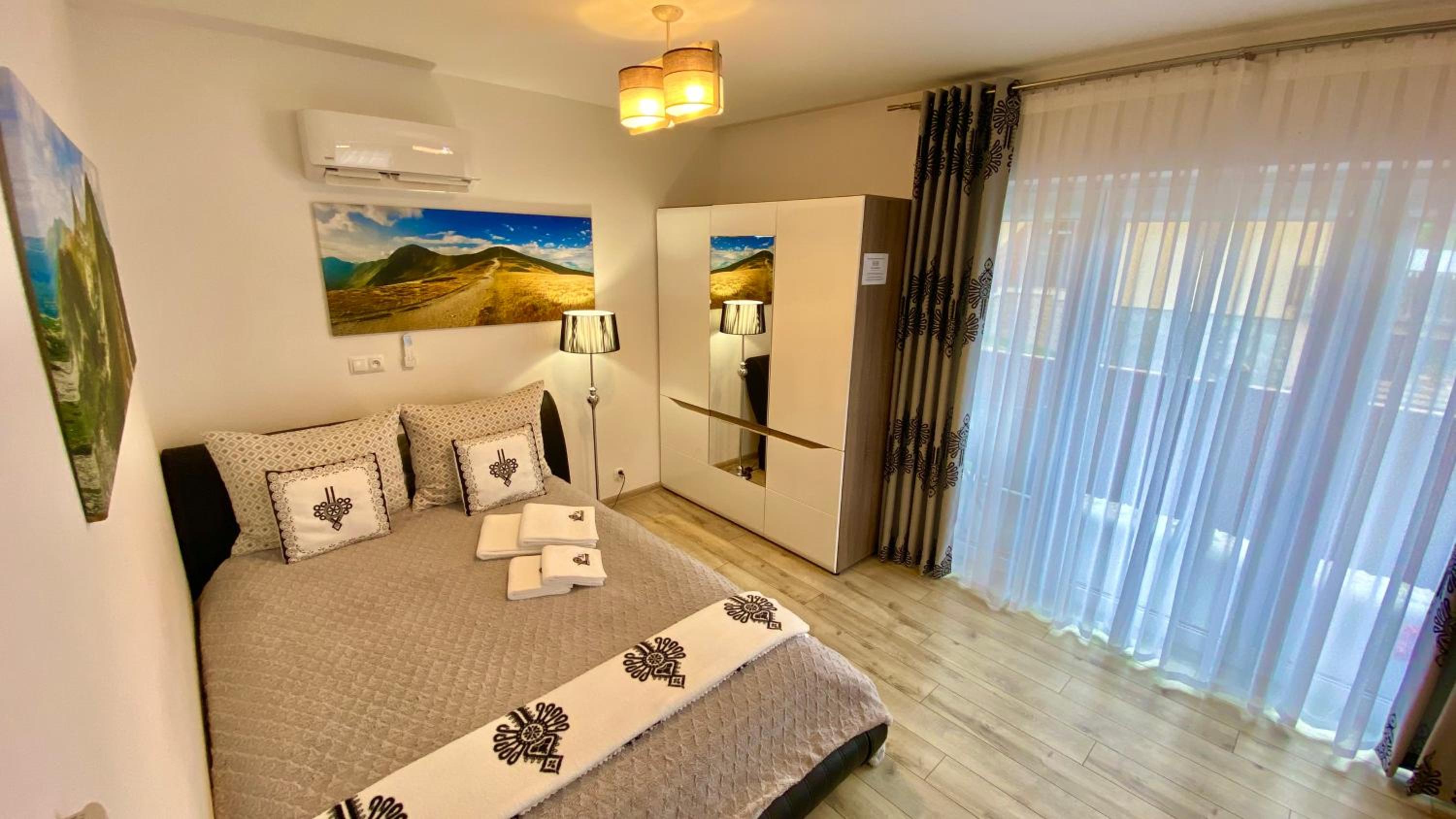 Apartamenty Na Przełaj - LUX - zewnętrzna sauna fińska i zewnętrzne gorące jacuzzi - cały rok! view 2
