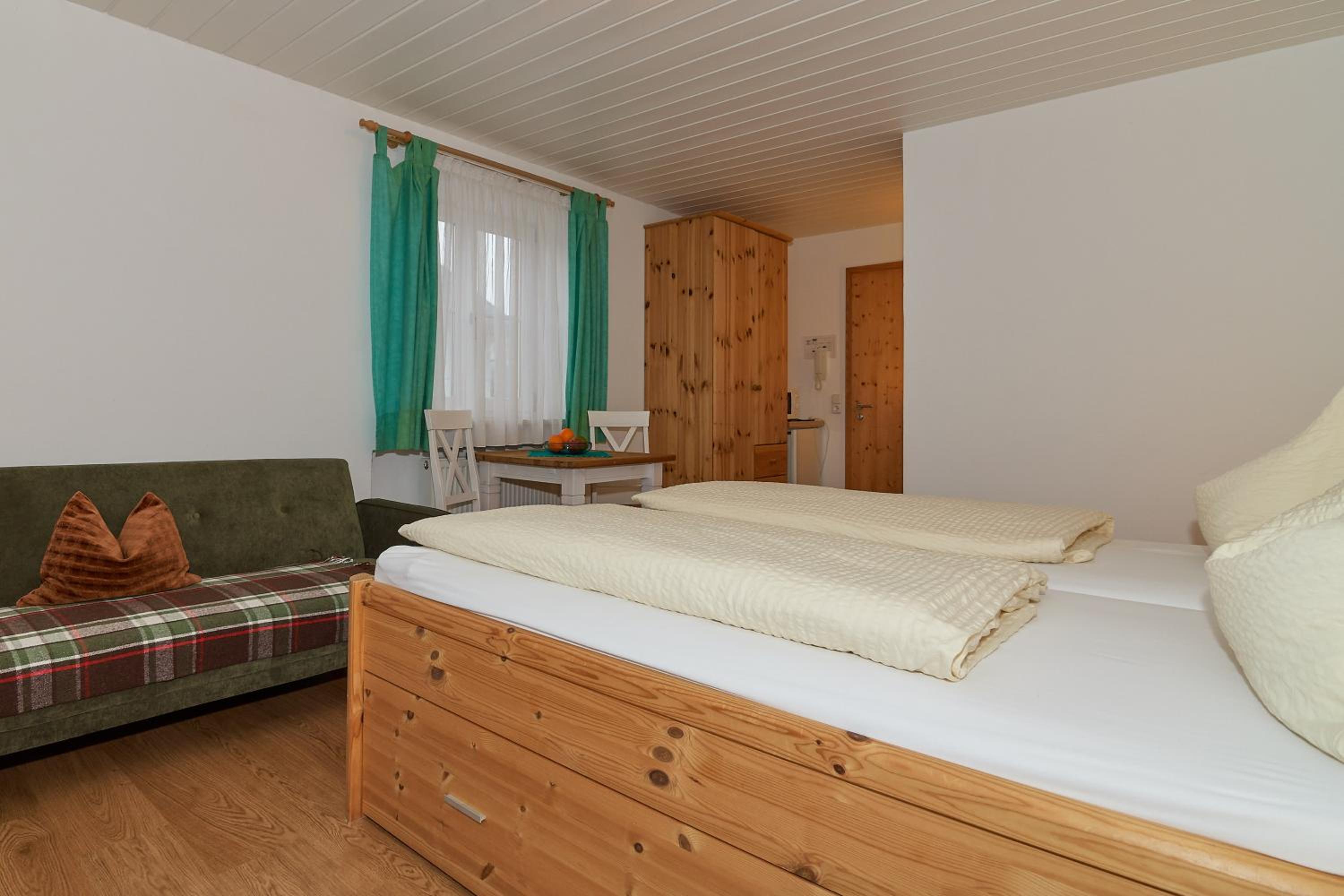 Dangl GbR, Gästehaus Sonnenhof - inkl. Chiemgau Karte