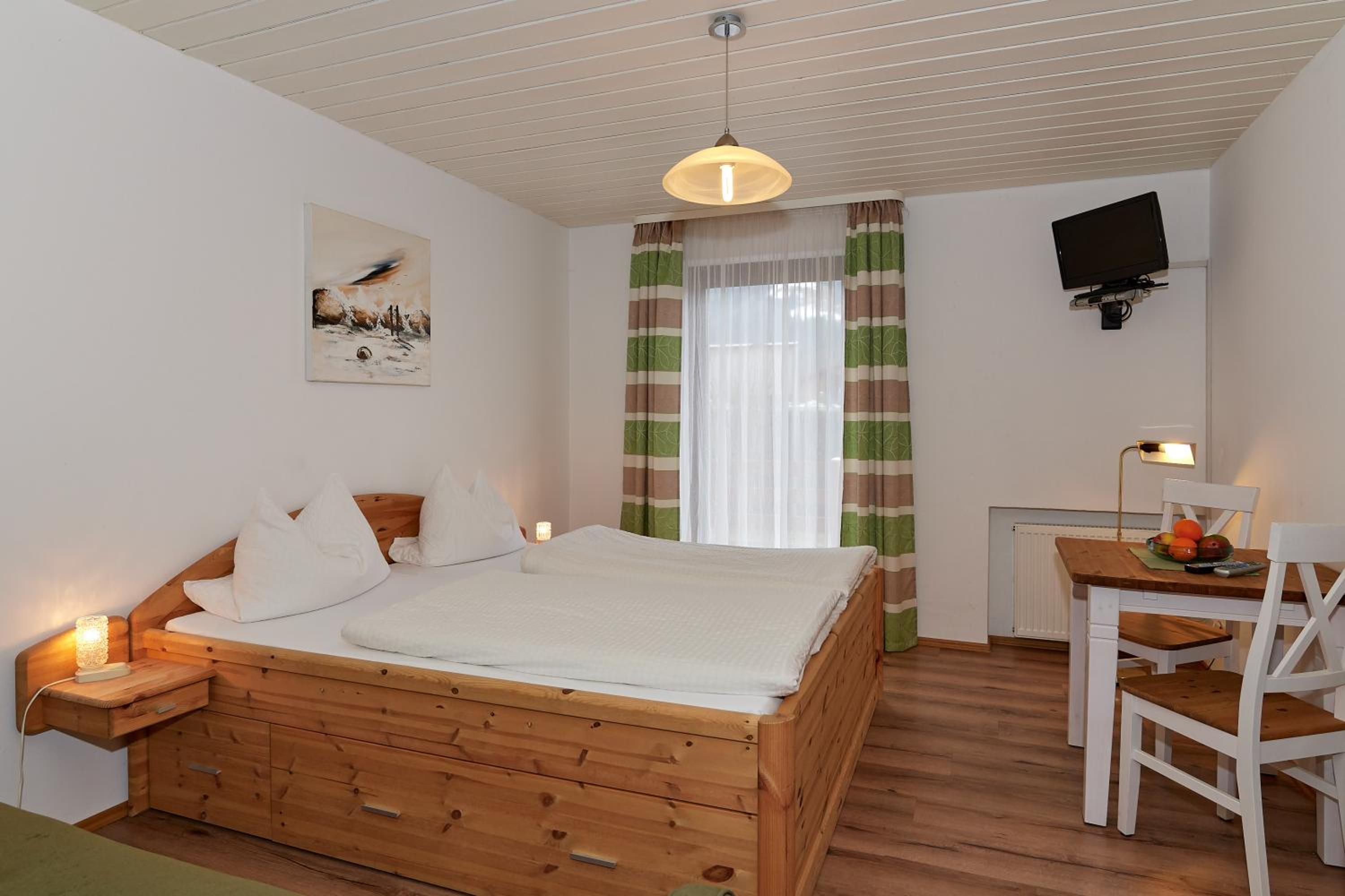 Dangl GbR, Gästehaus Sonnenhof - inkl. Chiemgau Karte