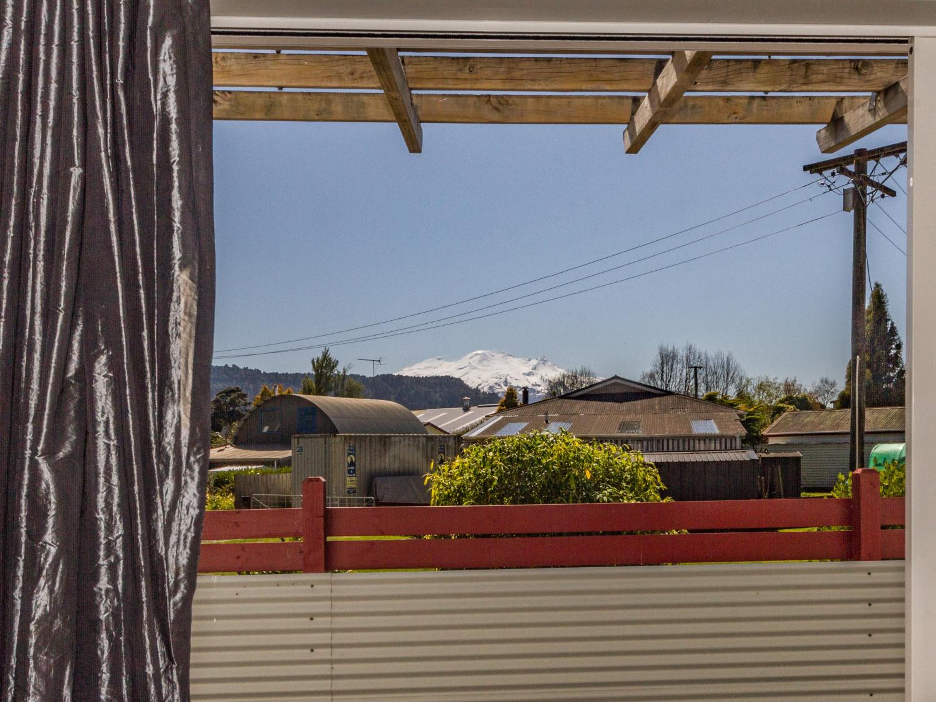 Beech House - Ohakune Holiday Home view 4