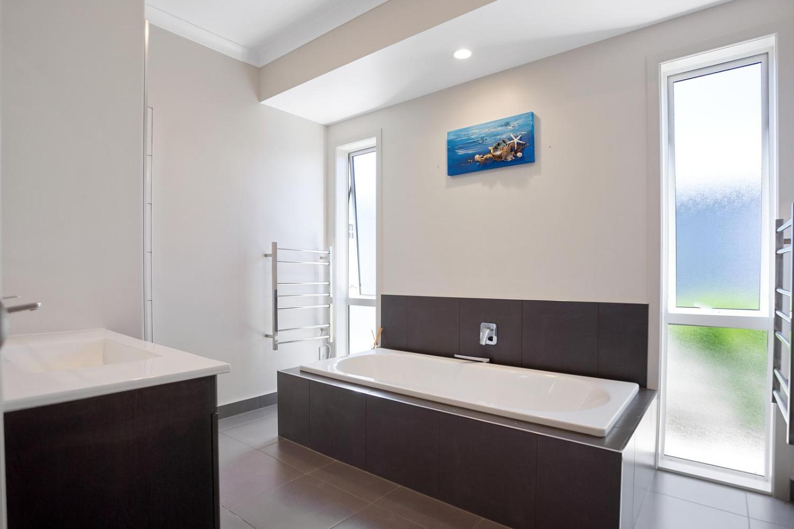 Sky Blue Retreat - Waihi Beach Holiday Home view 2
