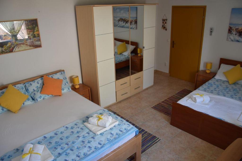 Photo 12