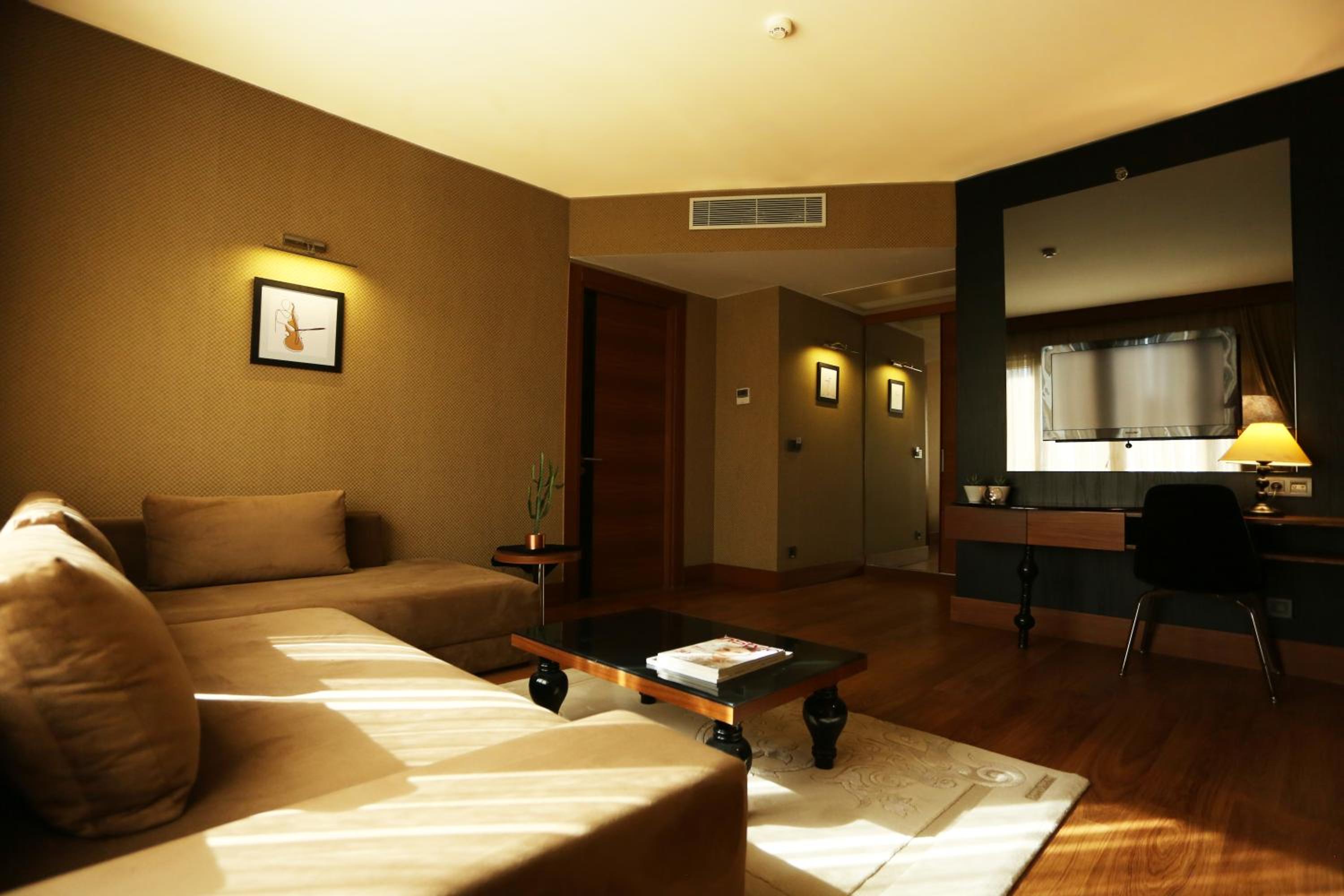 Riva Reşatbey Lüks Otel - Image 5