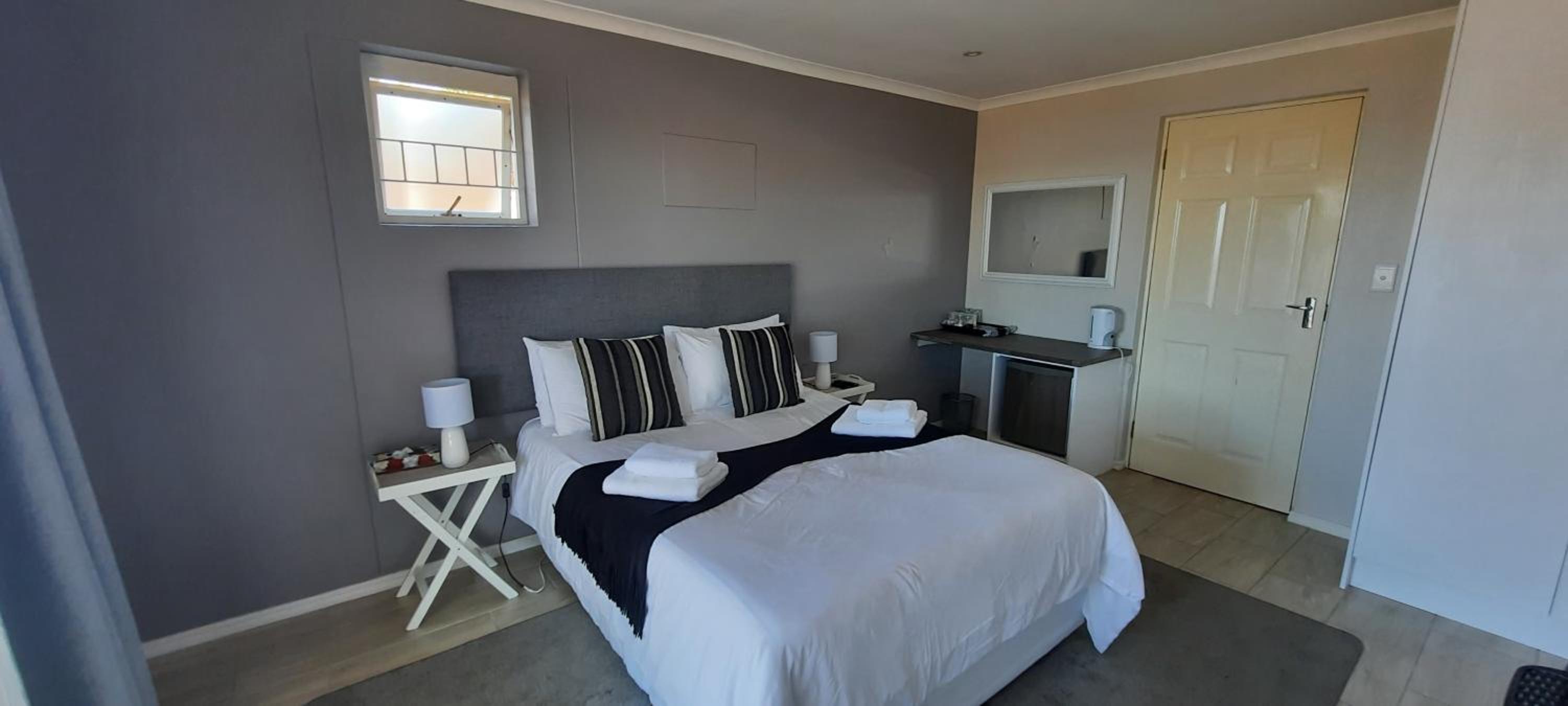Phoenix Lodge and Waterside Accommodation
