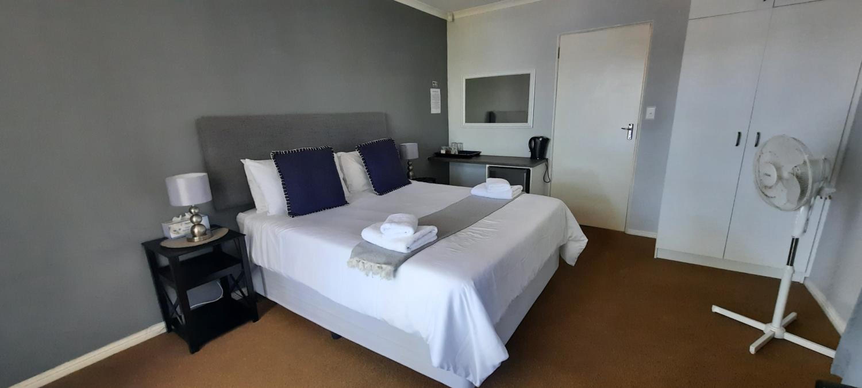 Phoenix Lodge and Waterside Accommodation