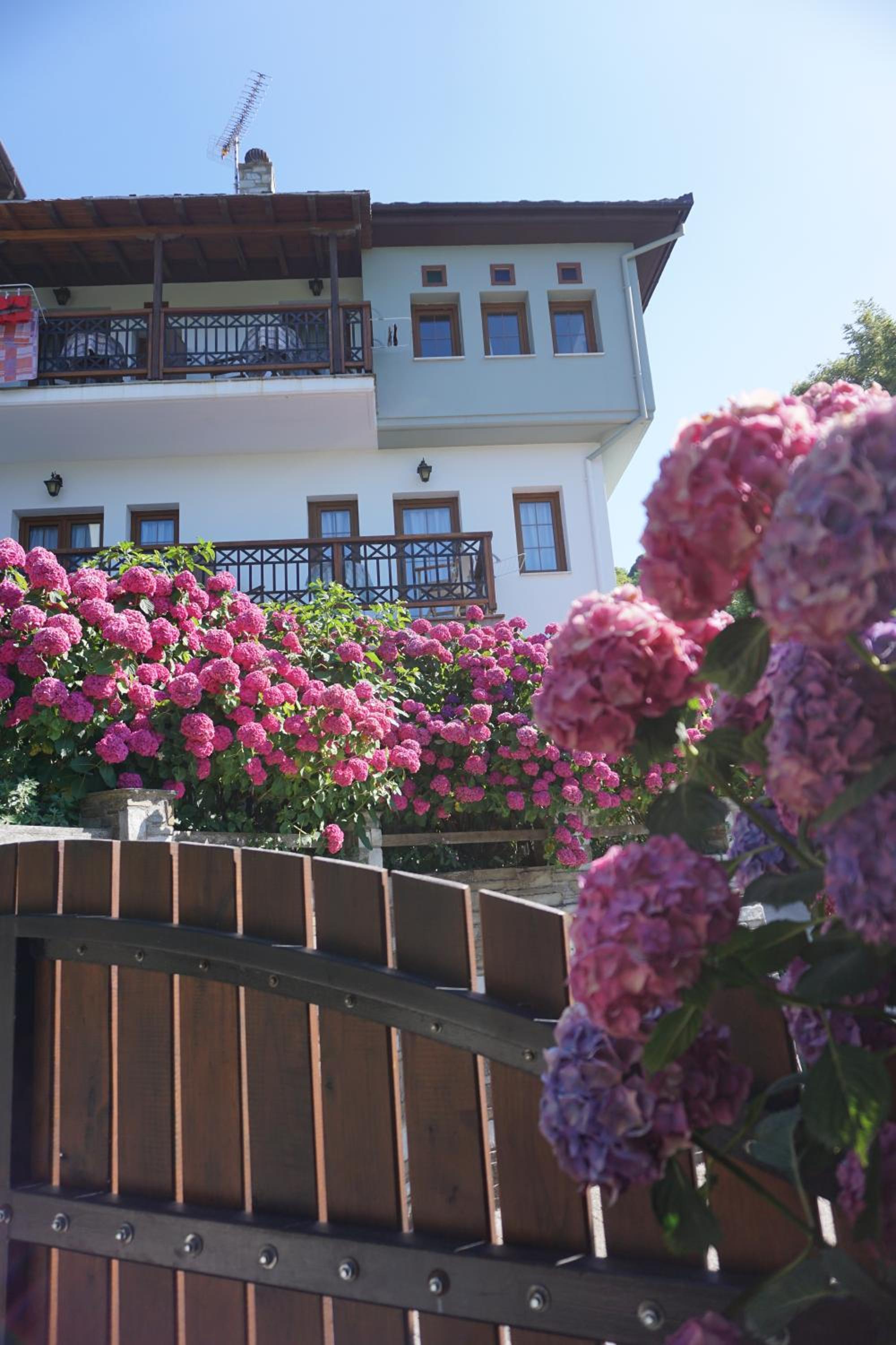 Artemisia House
