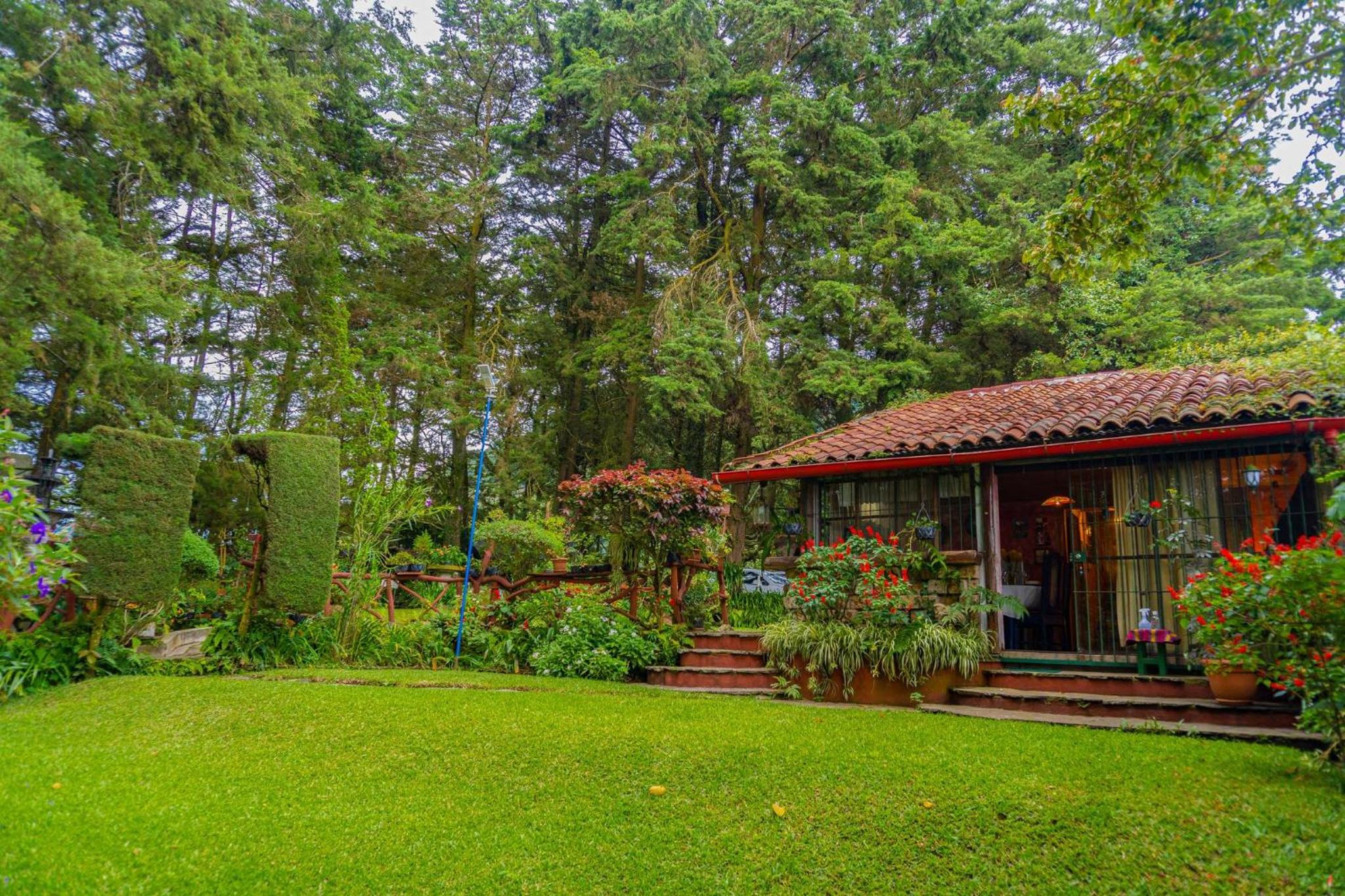 Los Naranjos Town Houses