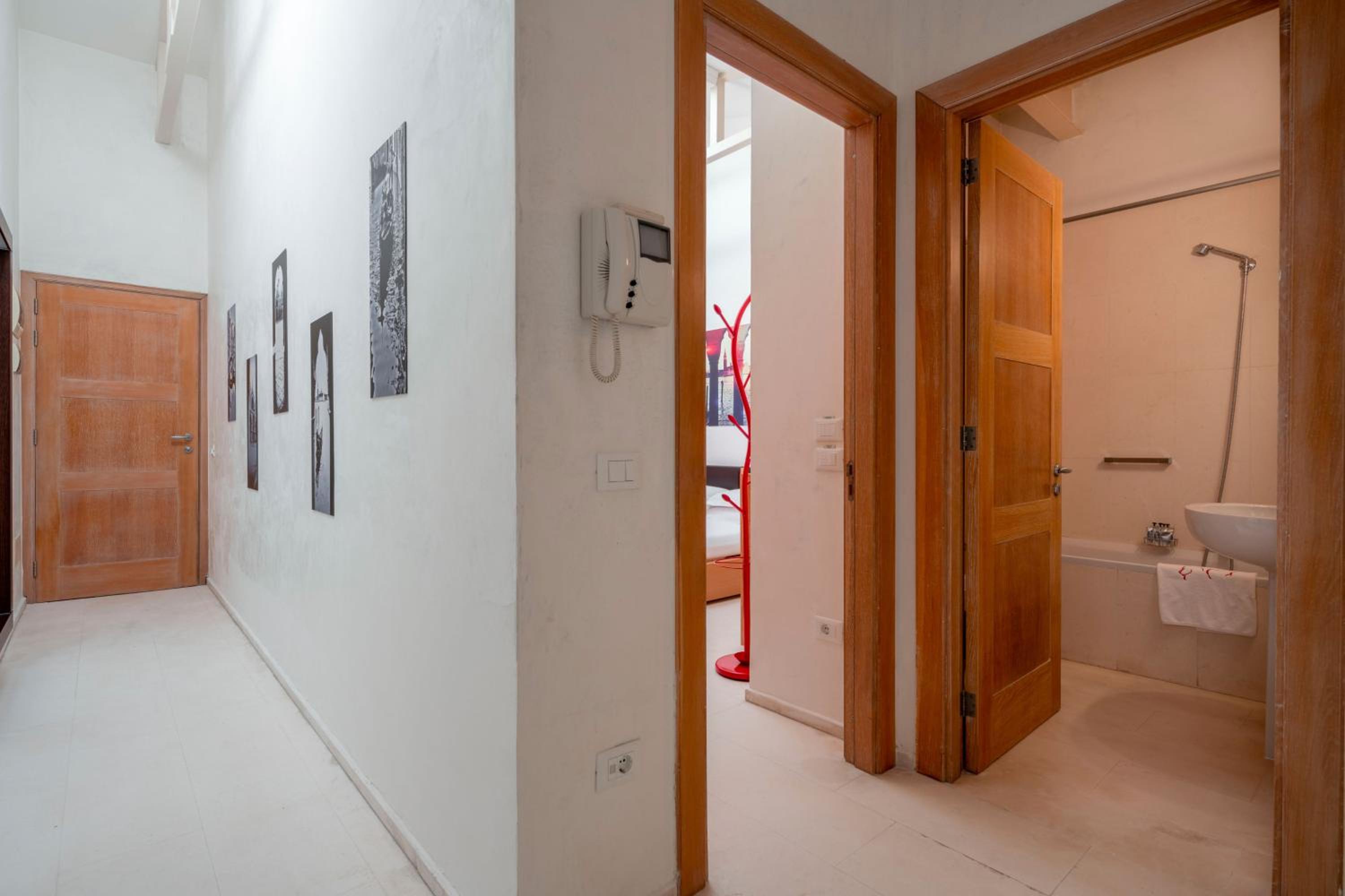 The WaterView Alcove