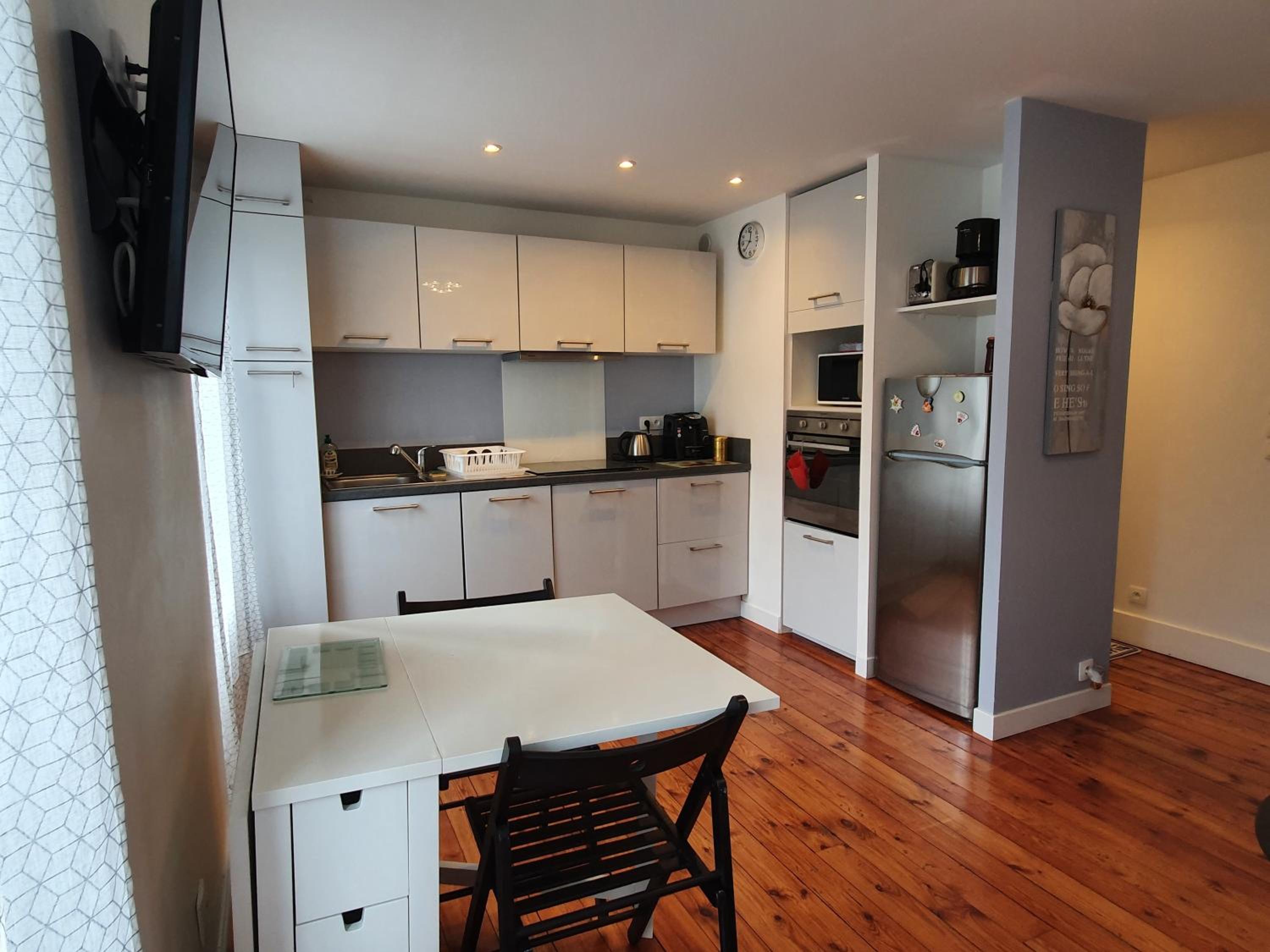 APPARTEMENT T2 4 PERSONNES Wifi et Climatisation view 5