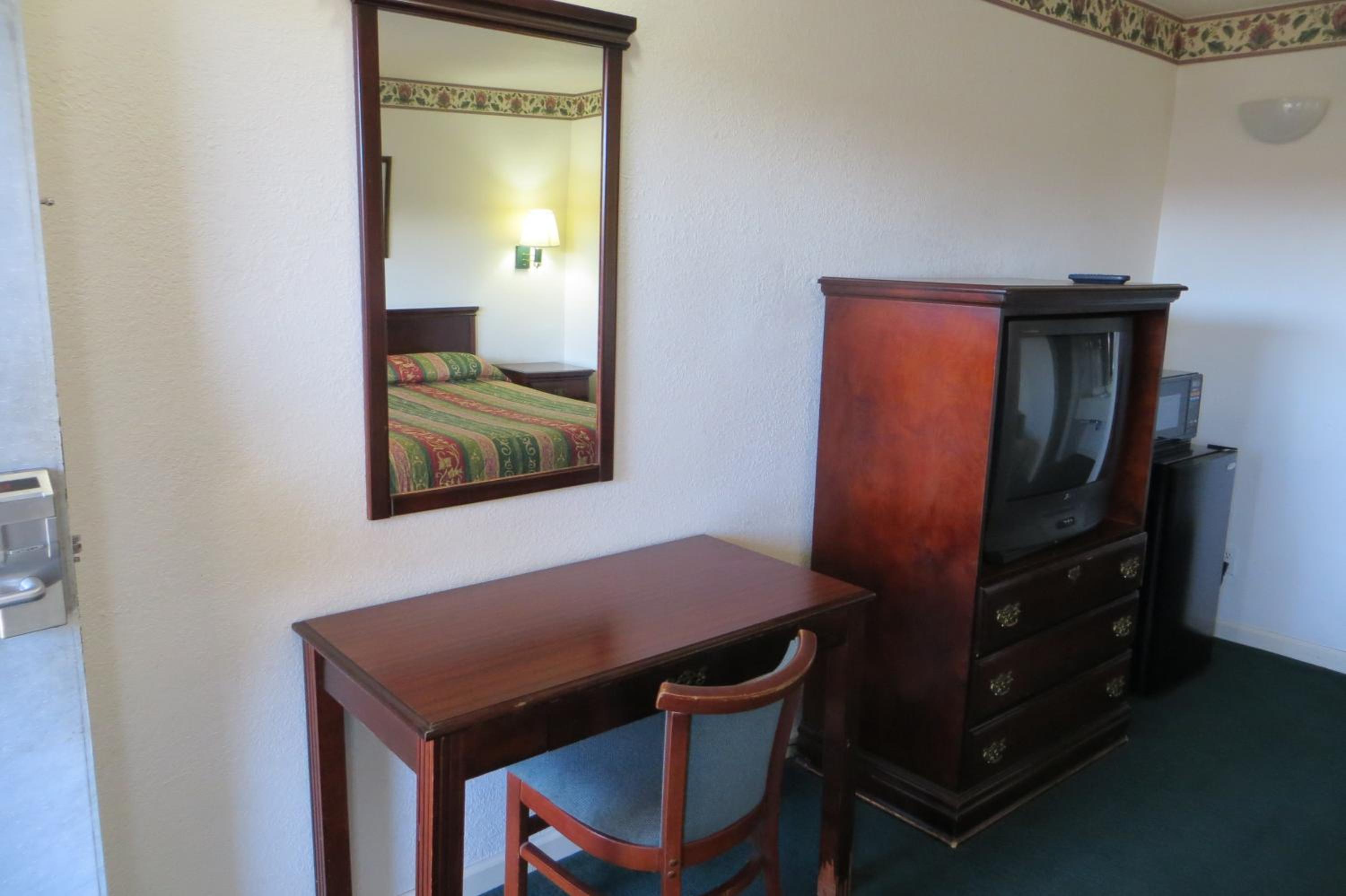 Capri Motel