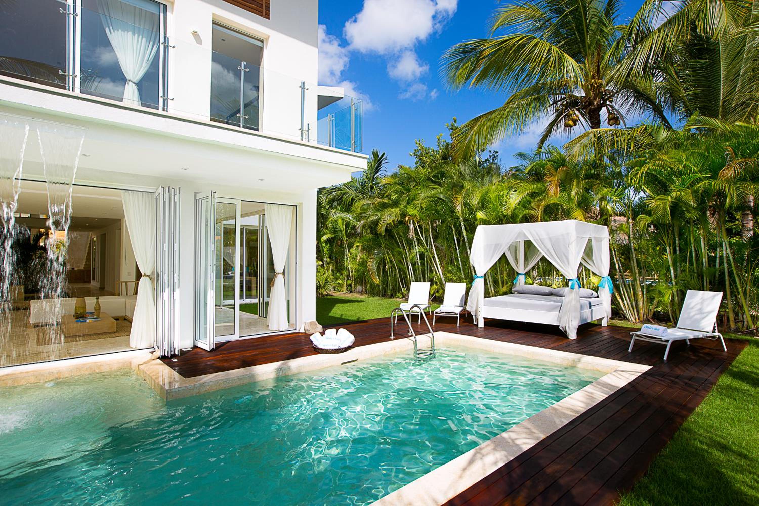 Luxury Rentals in Punta Cana - Exclusive Waterfall Villa with Private Pool, BBQ, Maid, Golf view 3