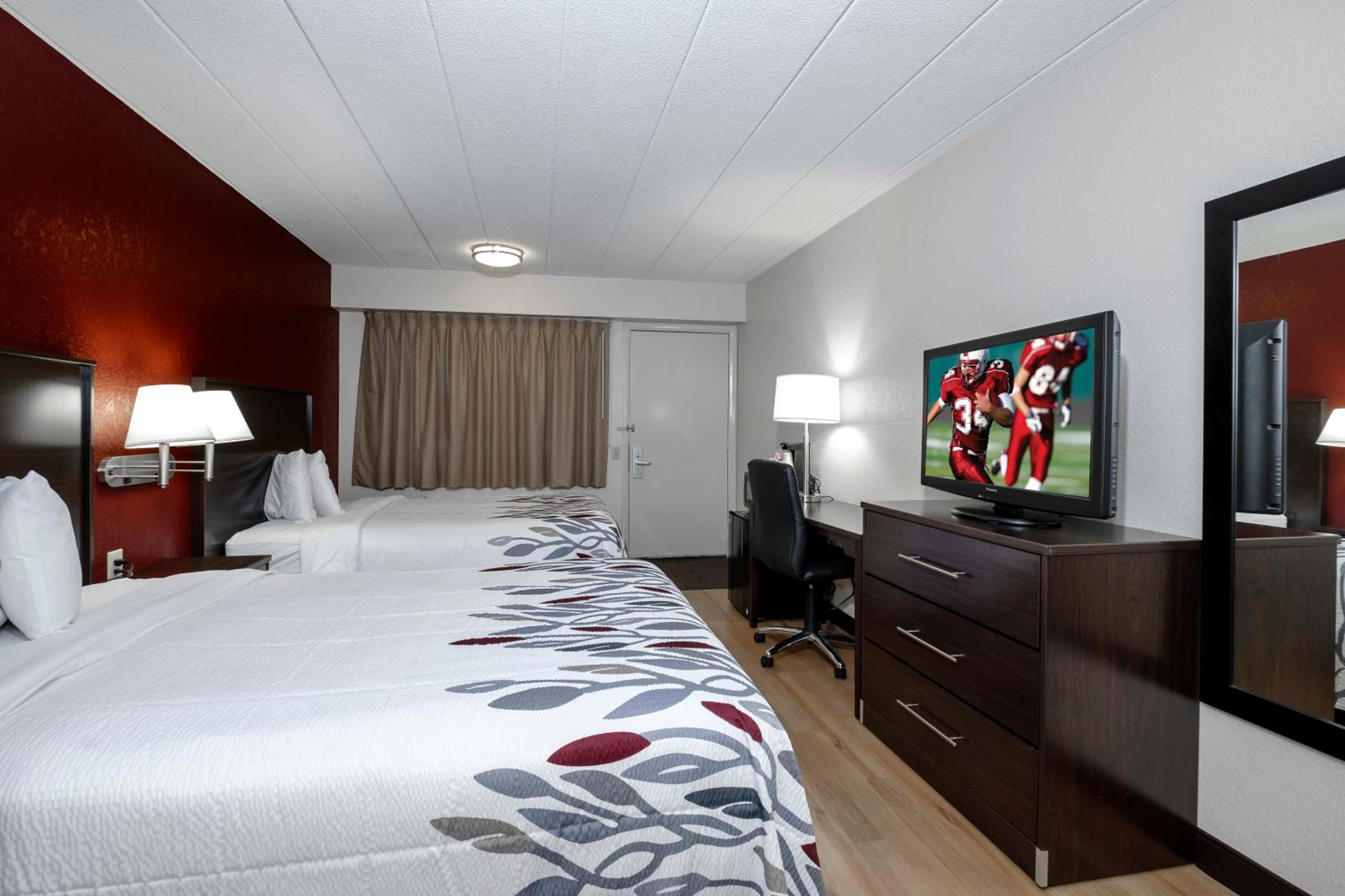 Bloomington Vacations - Red Roof Inn Bloomington - Normal/University - Property Image 9