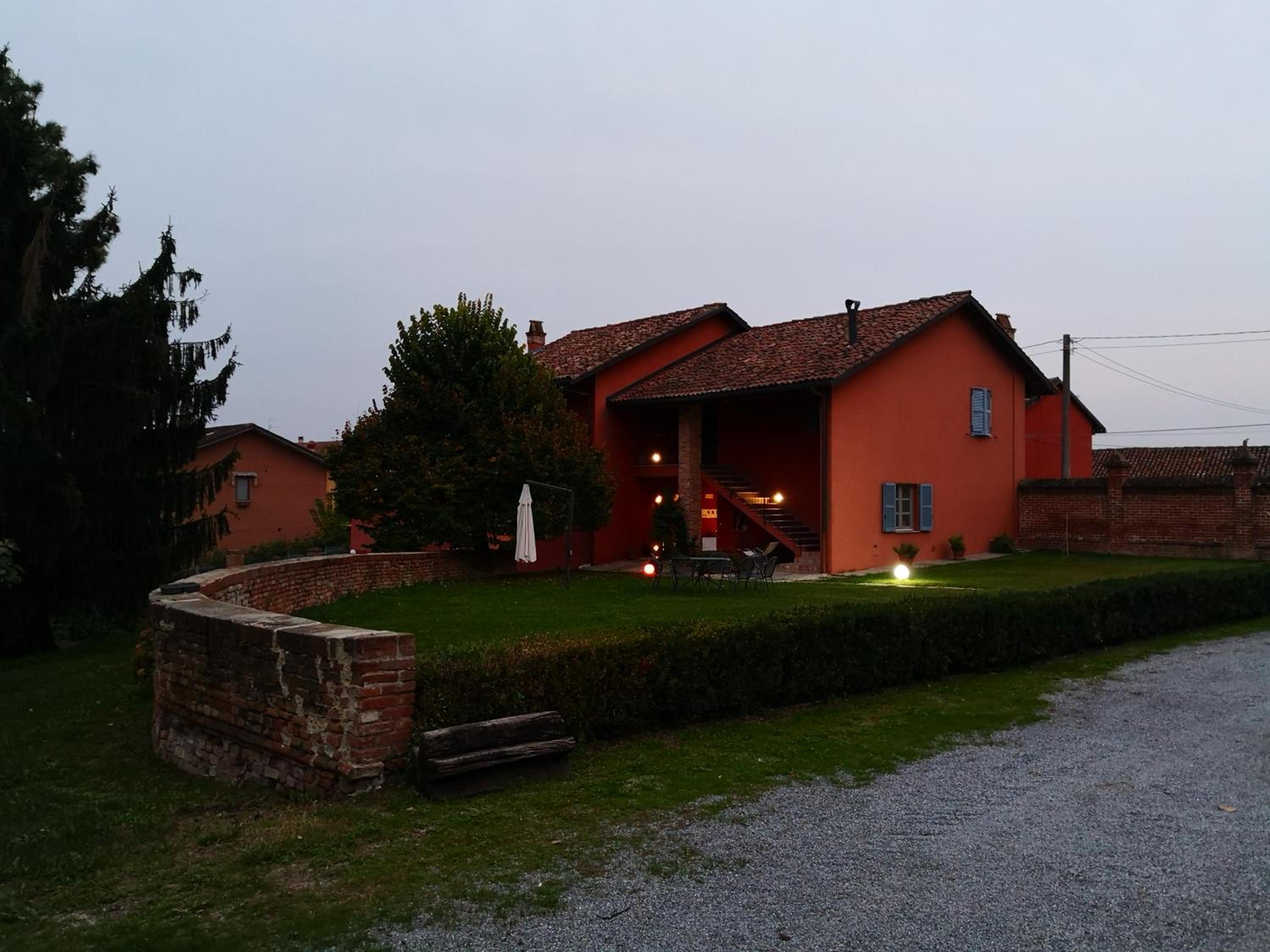 Photo 33