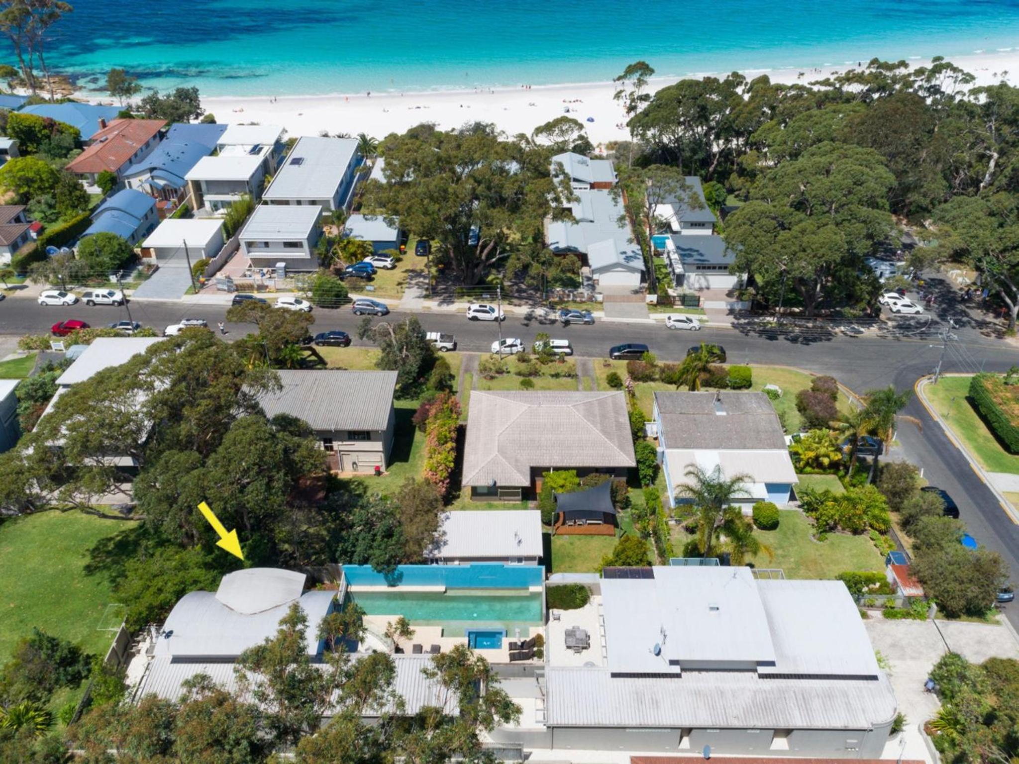 Beachdaze at Hyams Beach
