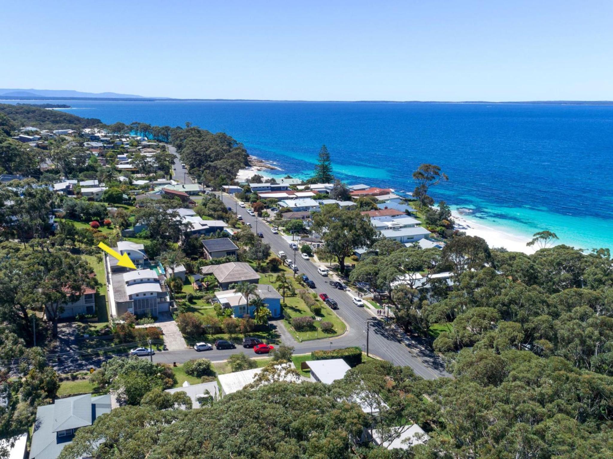 Beachdaze at Hyams Beach