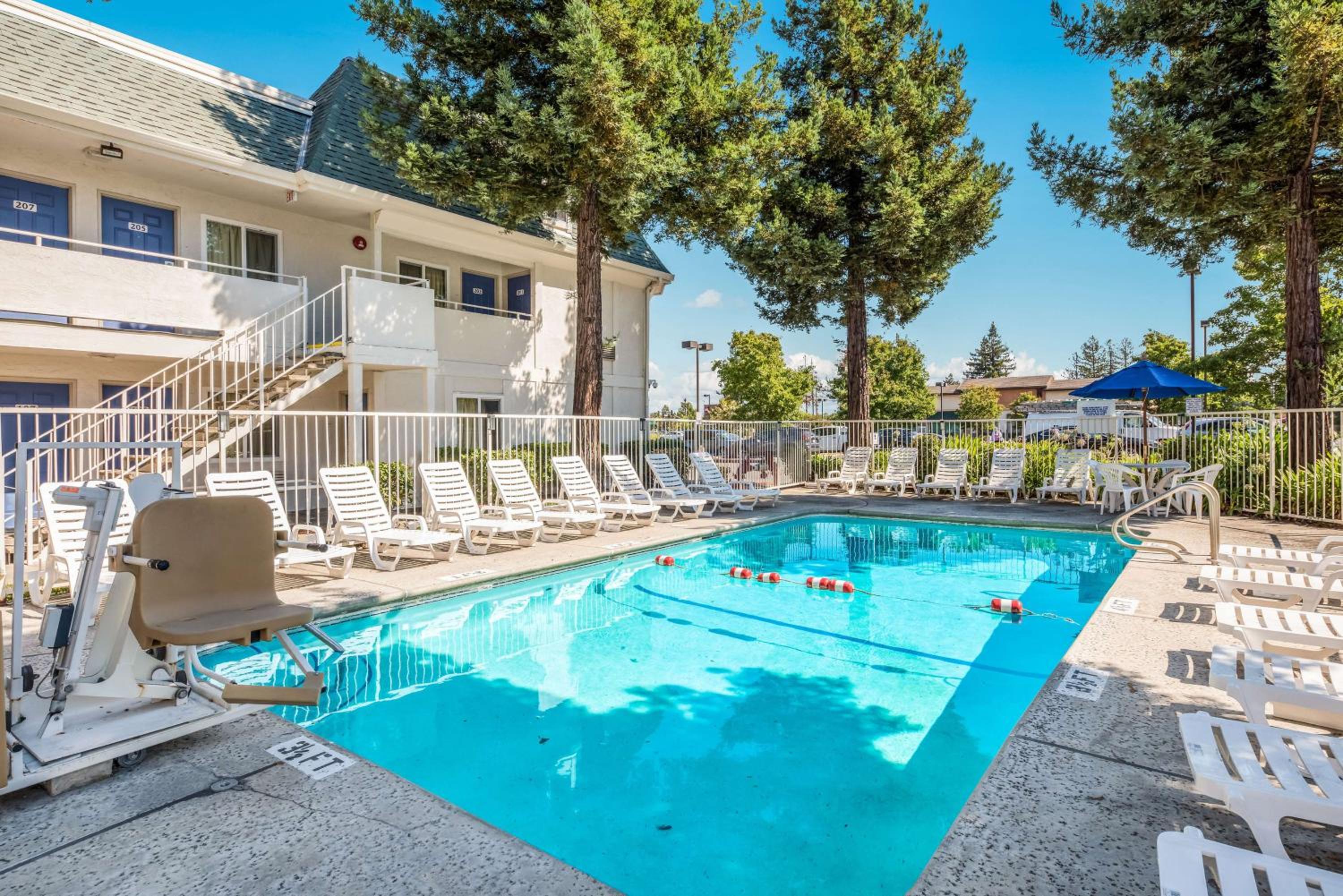 Rohnert Park Vacations - Motel 6-Rohnert Park, CA - Property Image 1