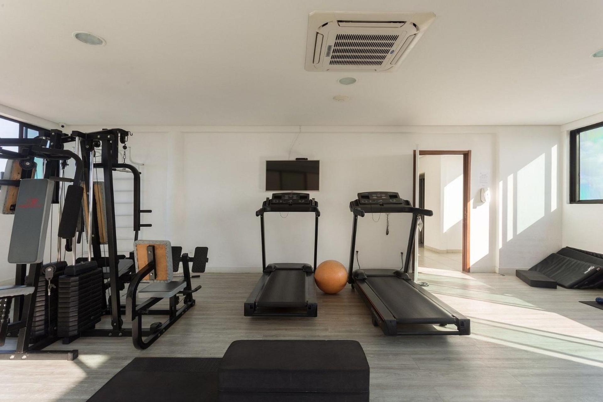Luxurious 2 bedroom flat next to CASV and Riomar view 4