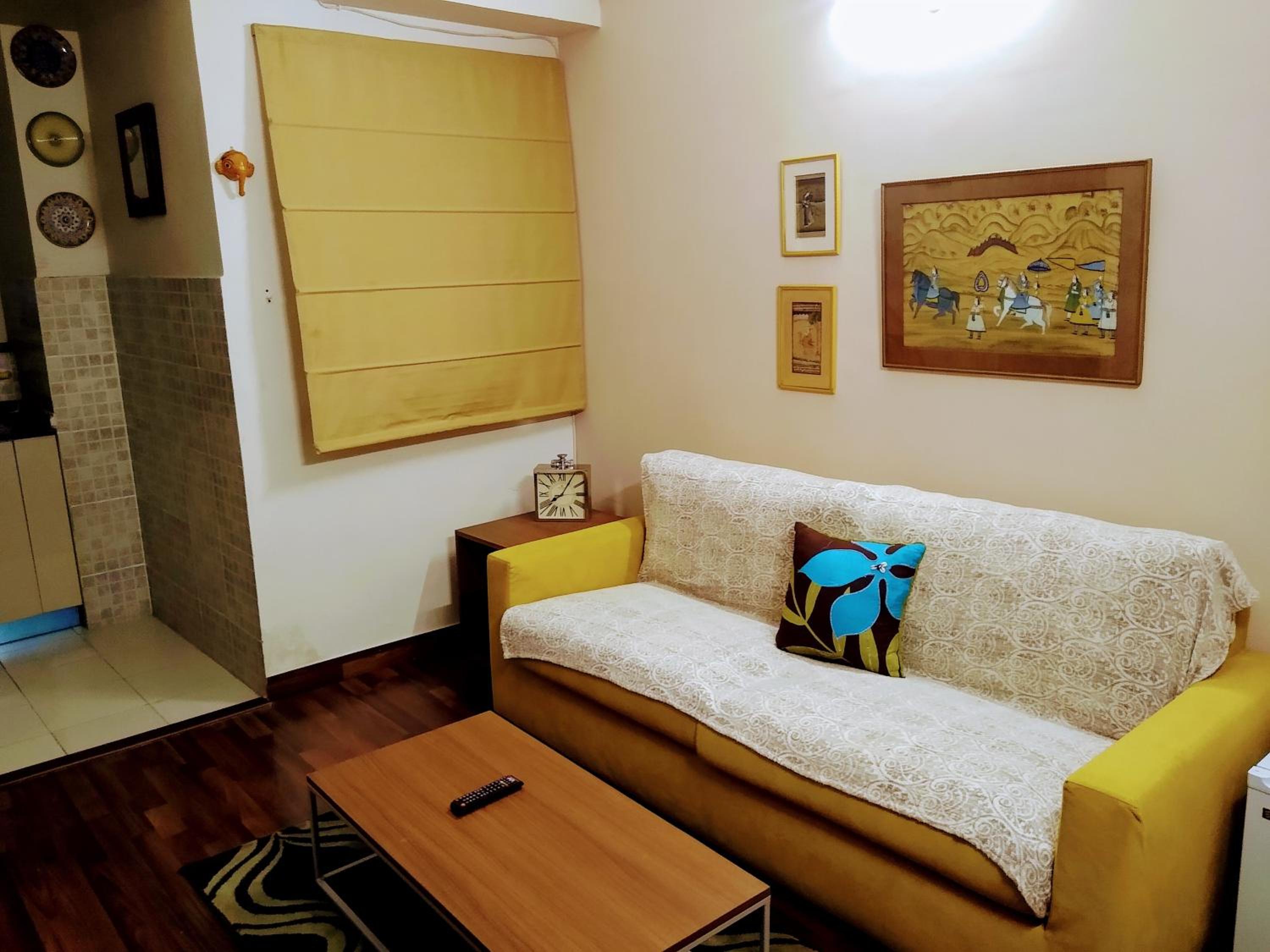 Studio Apartment with Green lawns view 4