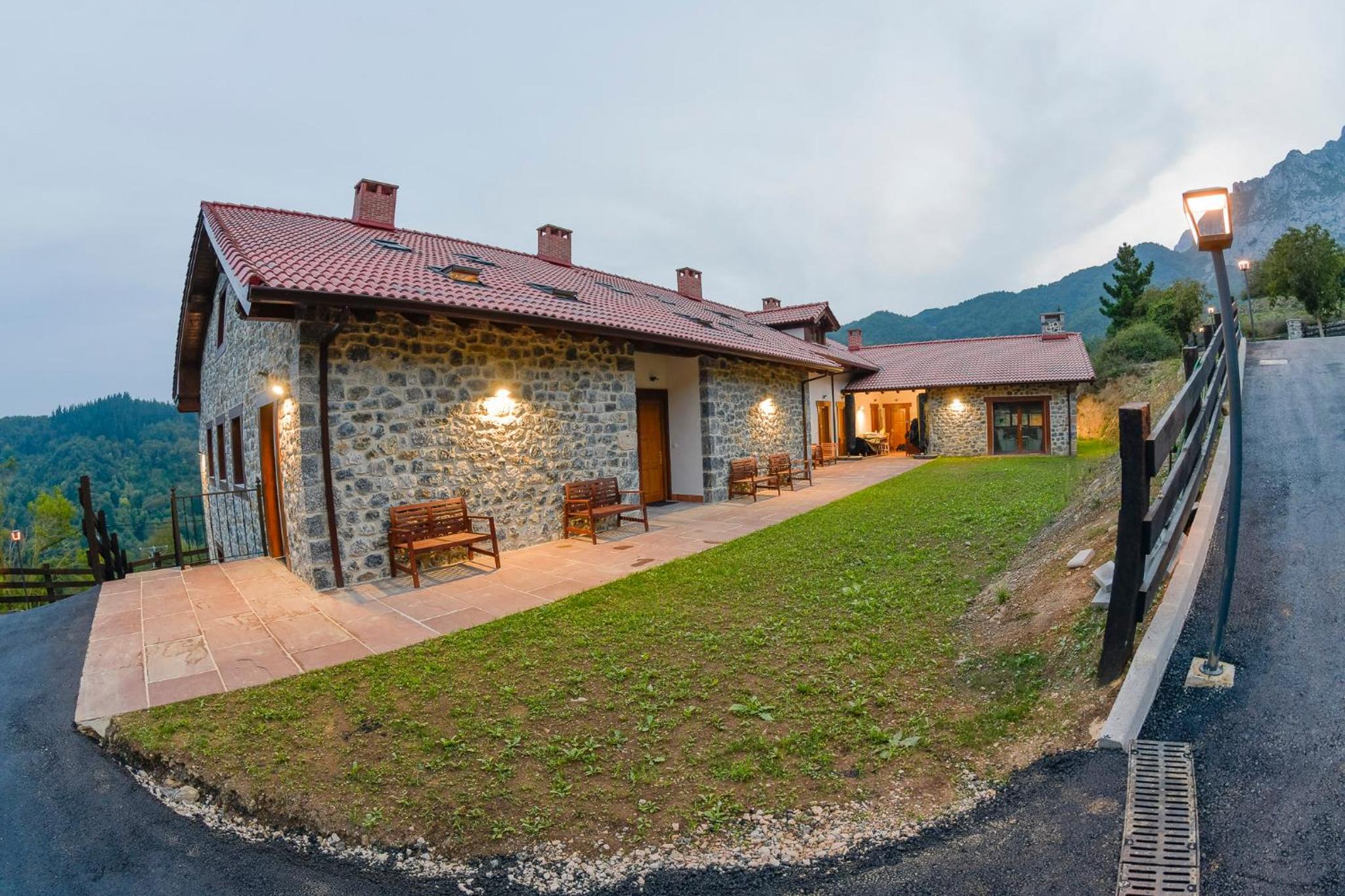 Apartamentos Los Picos de Europa view 2