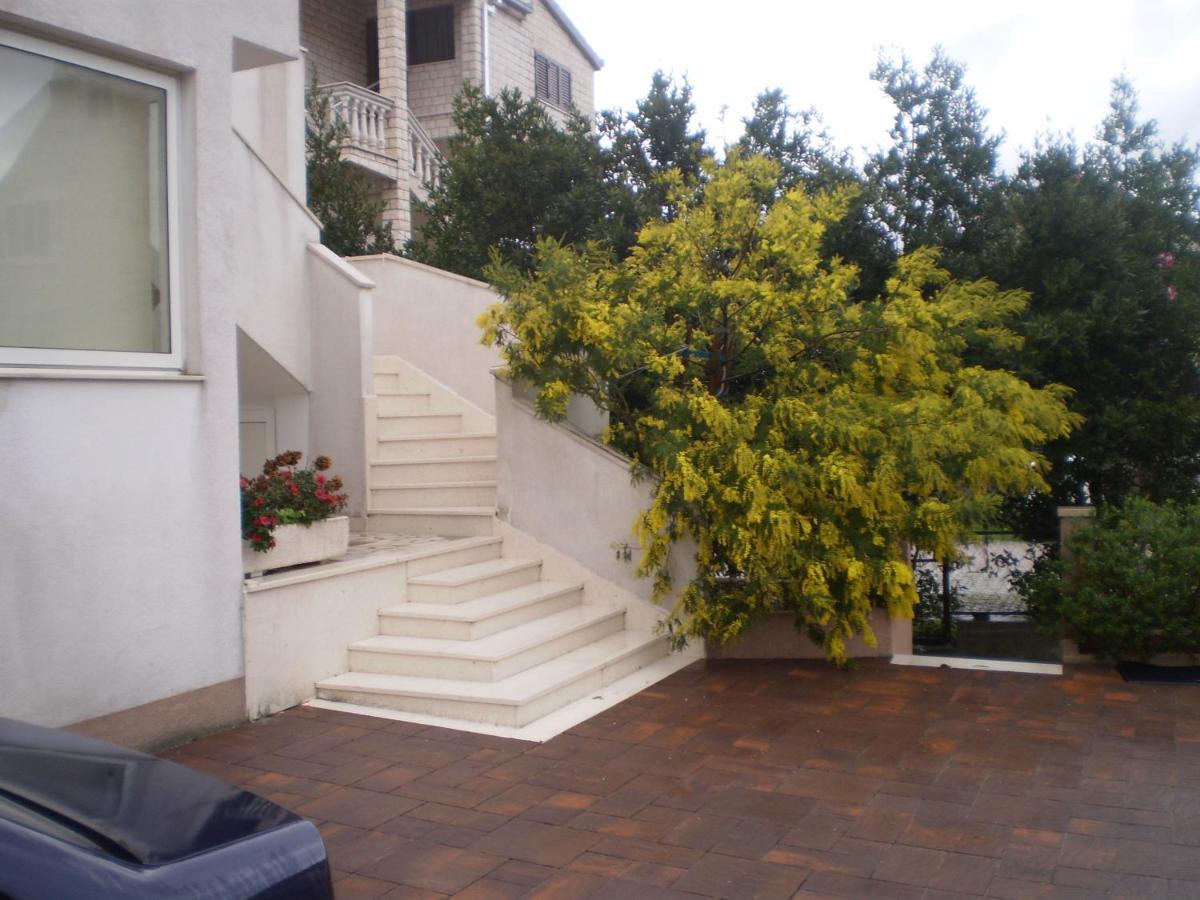Apartments Kanajet view 2