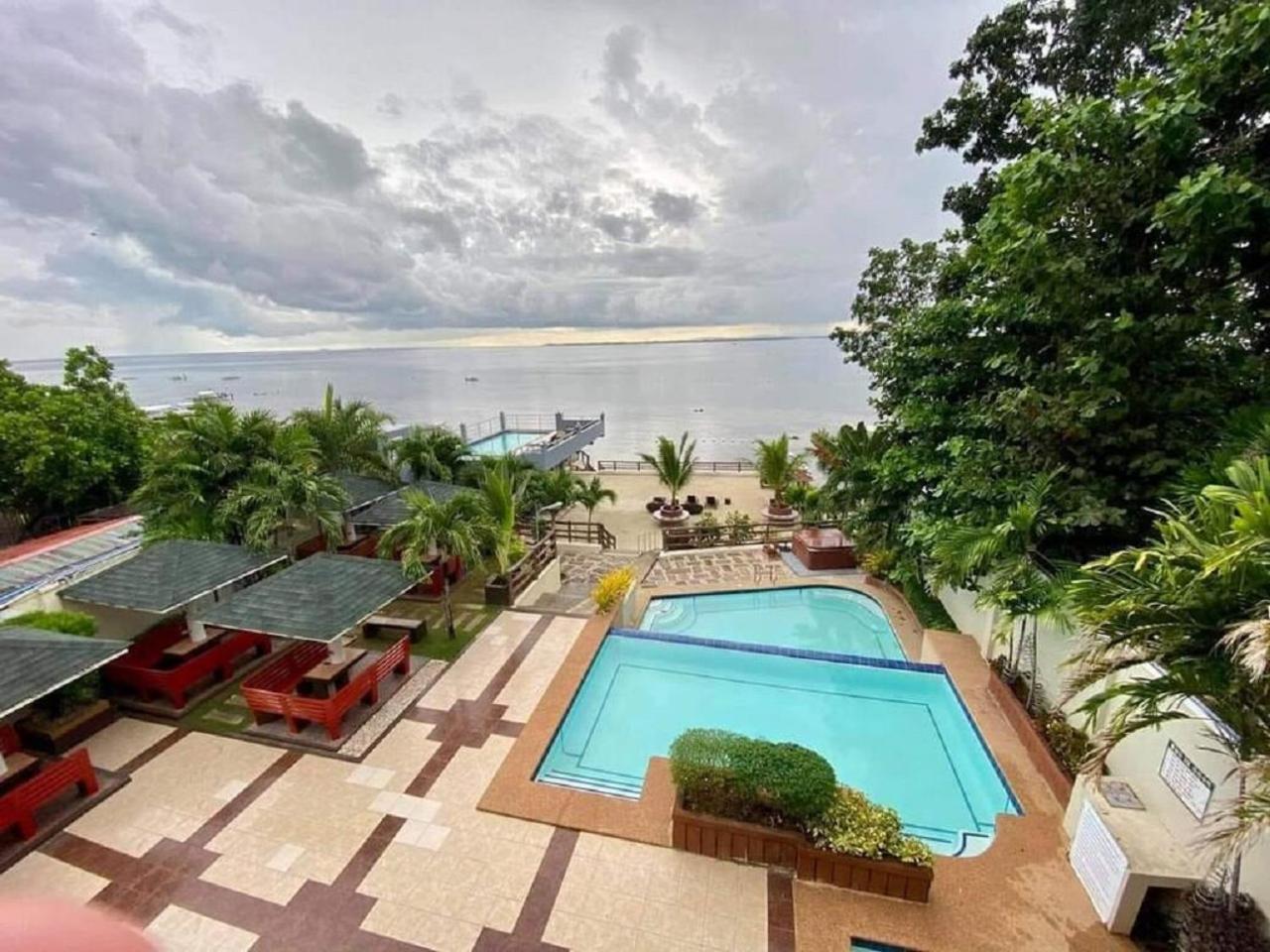 Palmbeach Resort Mactan Cebu powered by Cocotel view 3