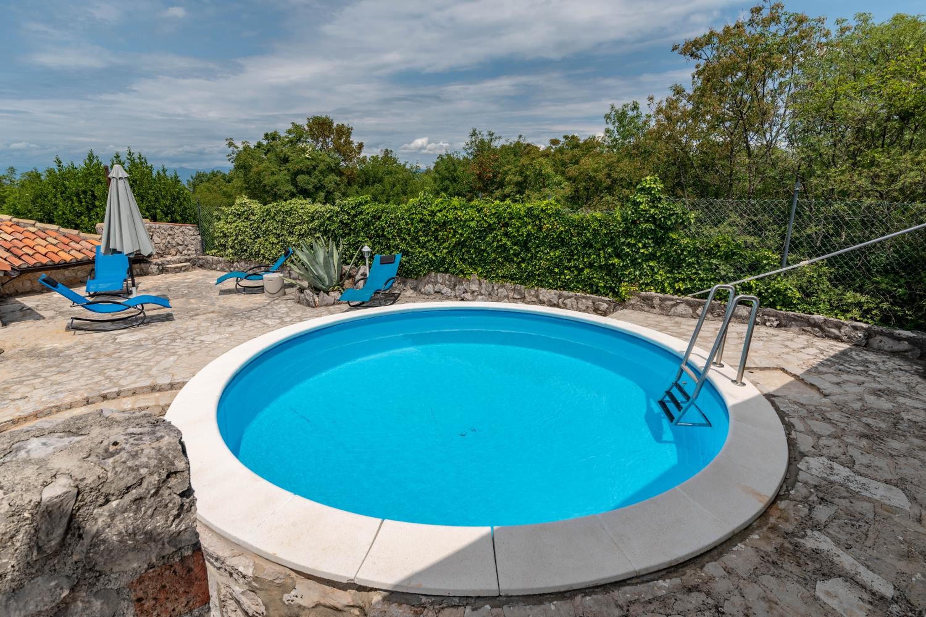 Villa Nana with a swimming pool view 3