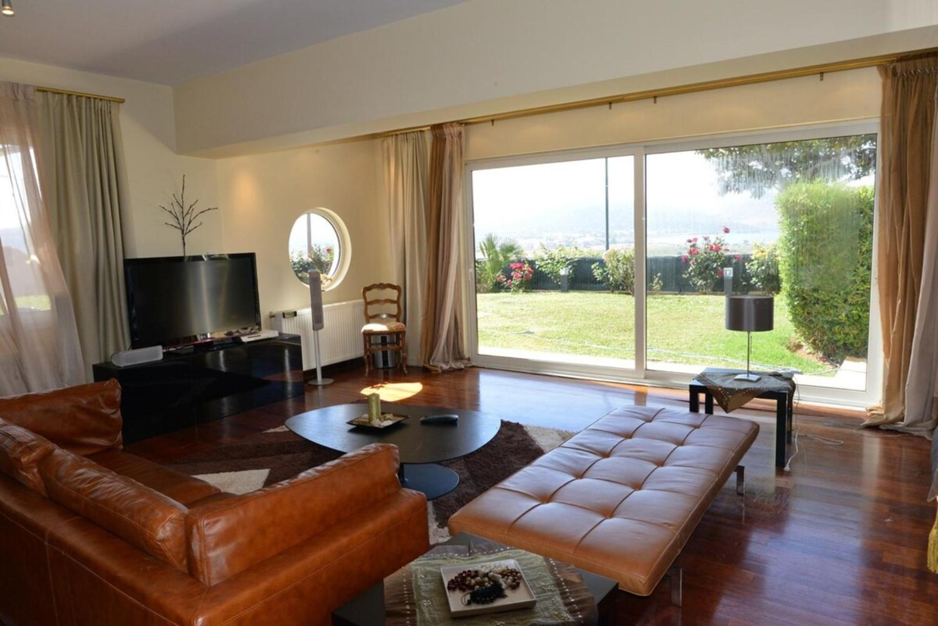 Beautiful Pool Villa Xenia in Anavissos, Athens