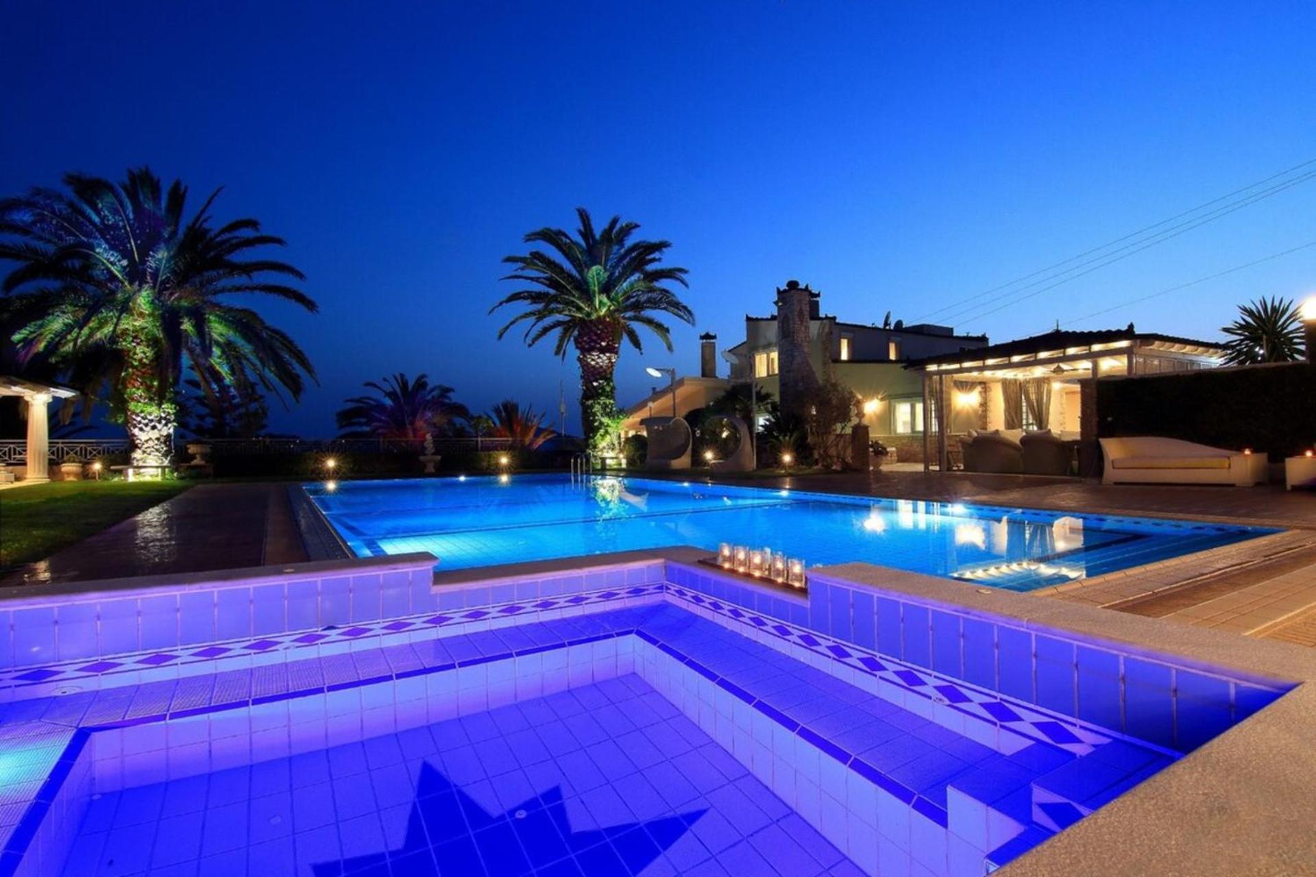 Black Diamond Luxury Villa Anavyssos in Athens view 4
