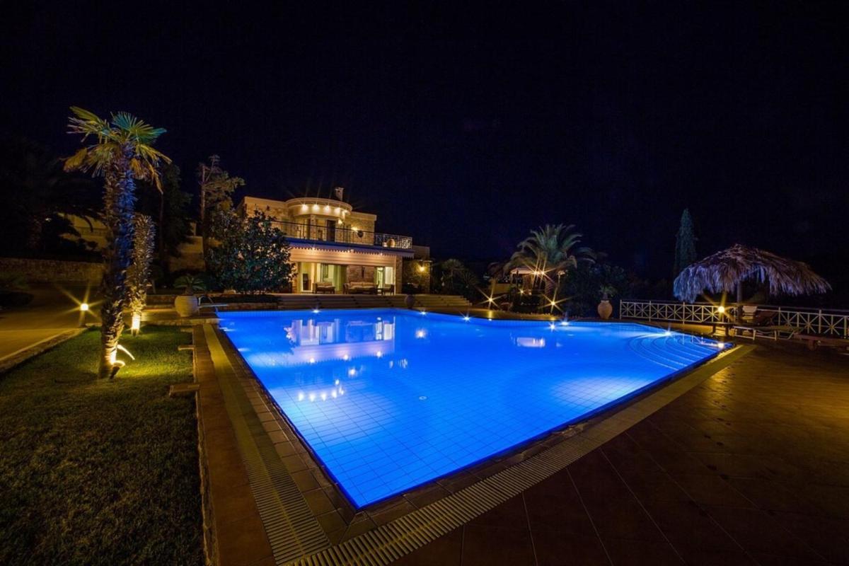 Beautiful pool Villa Sparta in Lagonissi, Athens photo 4