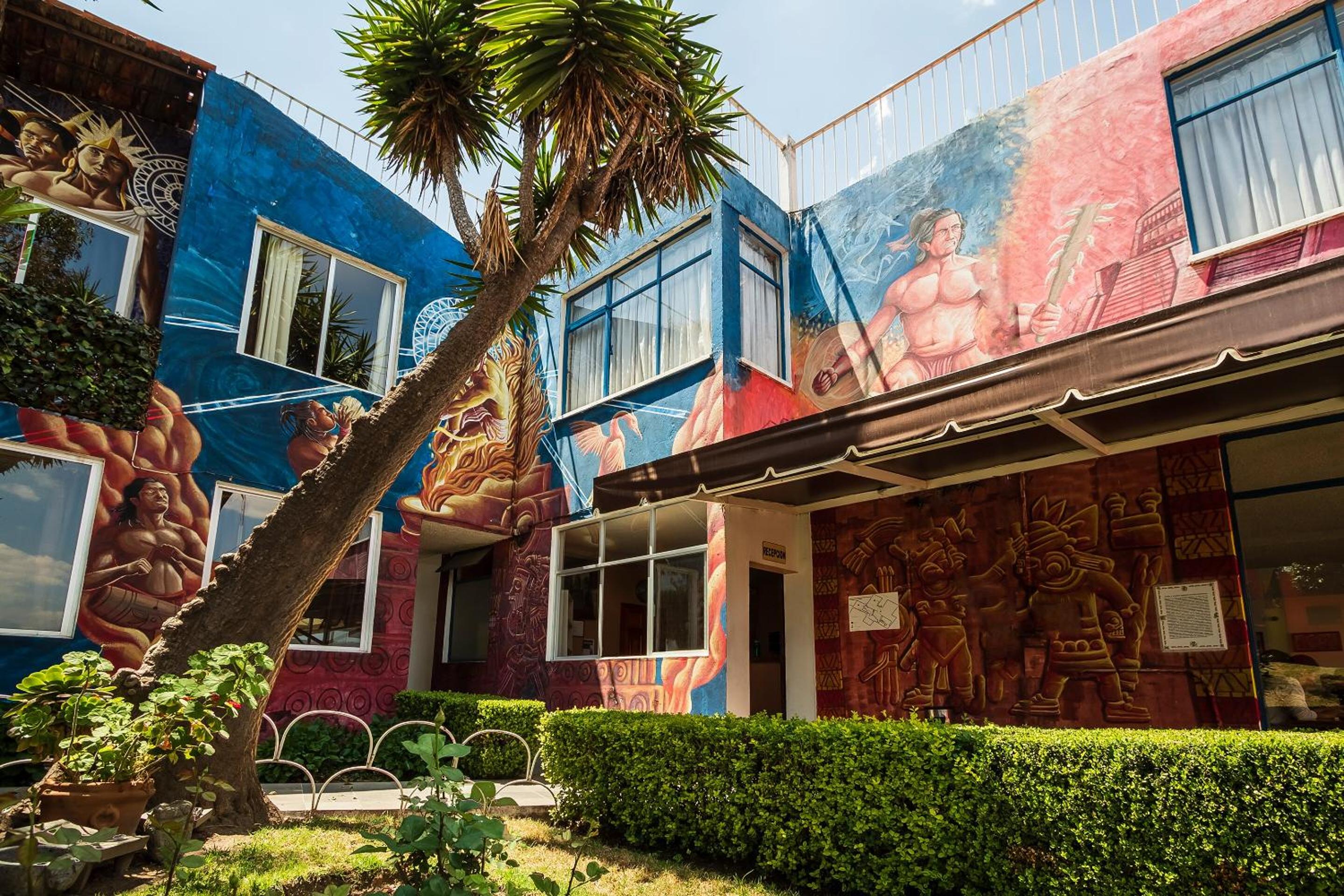 Hotel De La Loma - Image 1