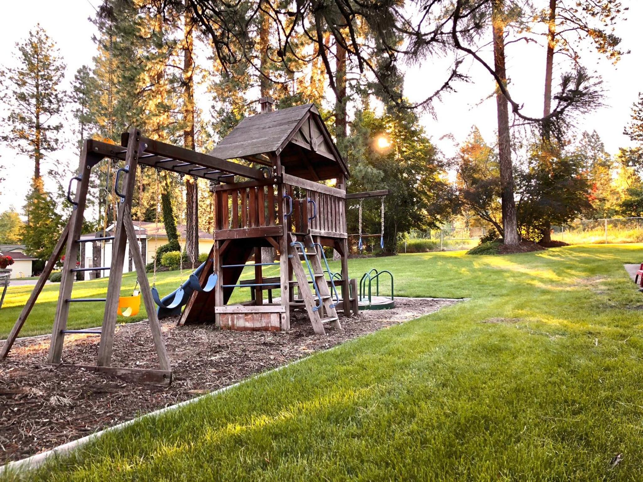 Hotel The Base Camp - Image 1