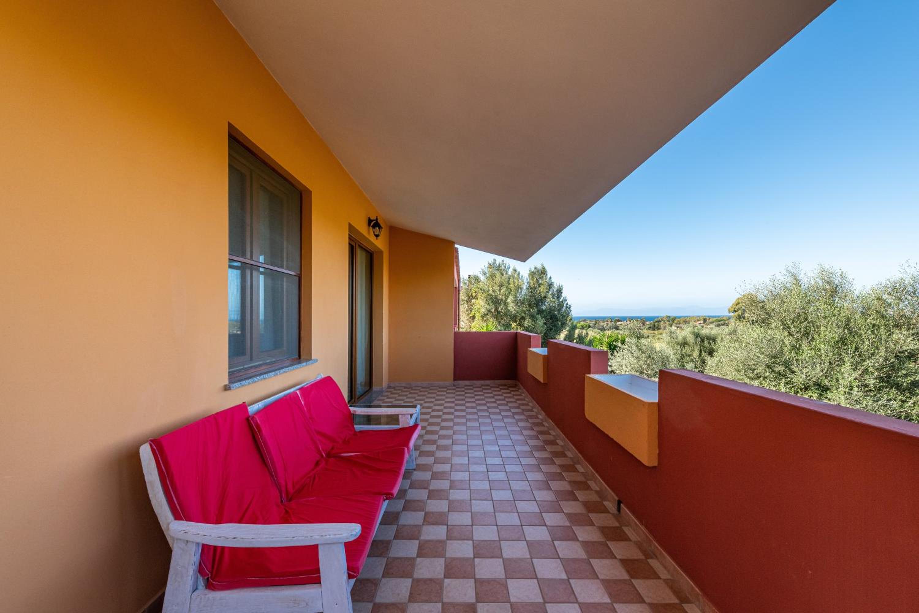 Villa Sunset en Quartu SantʼElena — balance & terrace