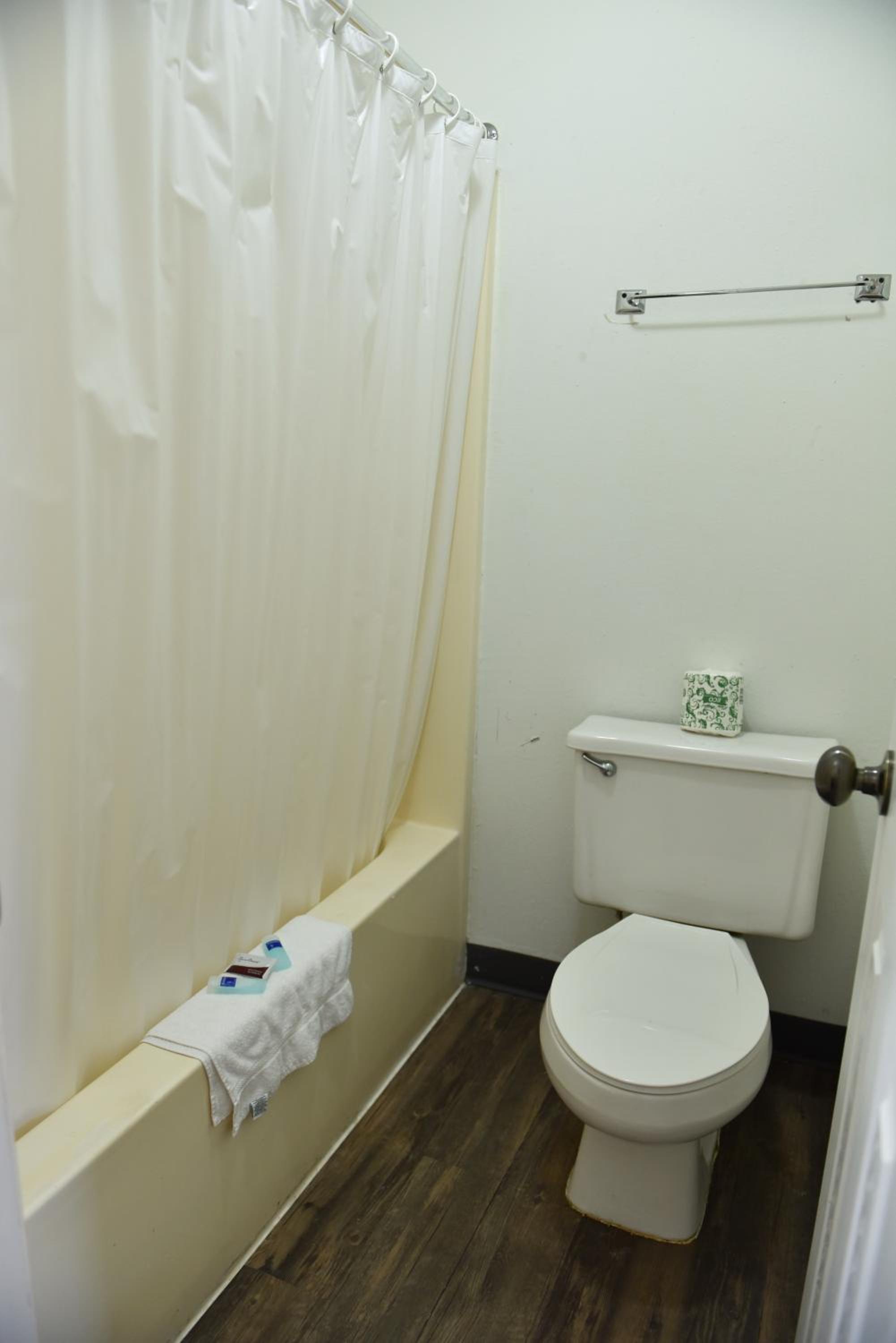 Merrillville Vacations - Knights Inn Merrillville - Property Image 22