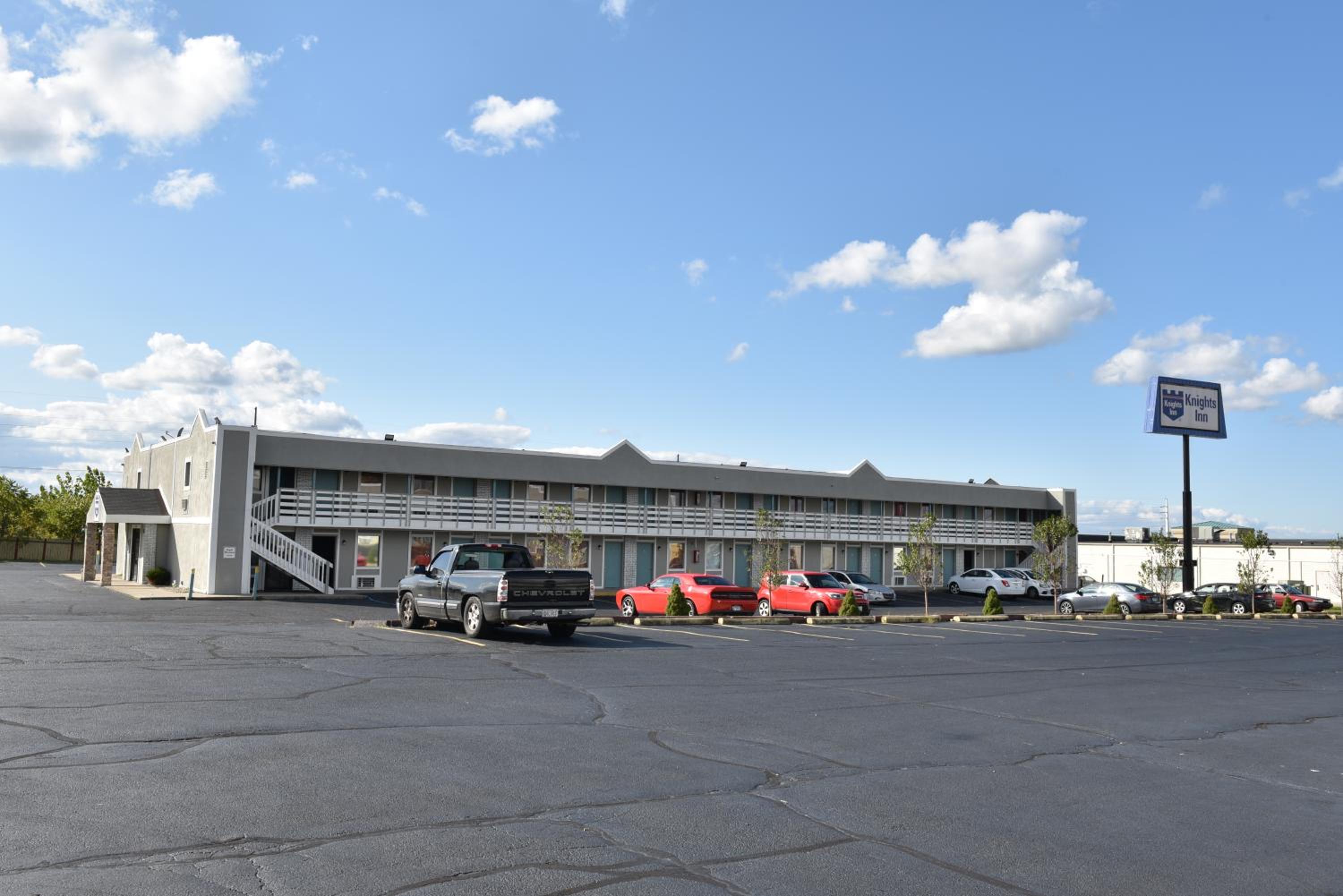 Merrillville Vacations - Knights Inn Merrillville - Property Image 45