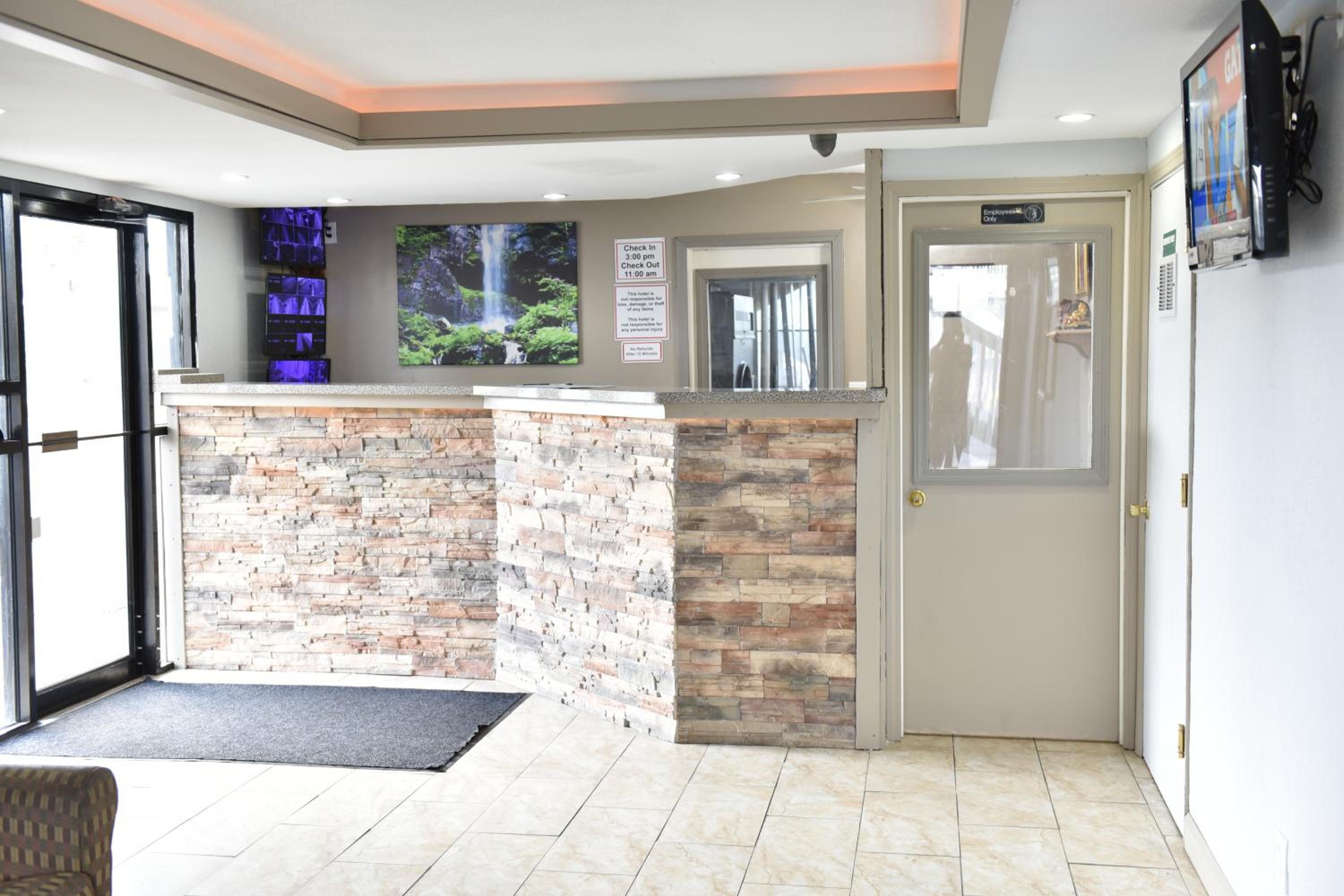 Merrillville Vacations - Knights Inn Merrillville - Property Image 2