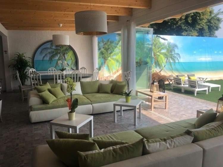 lounge