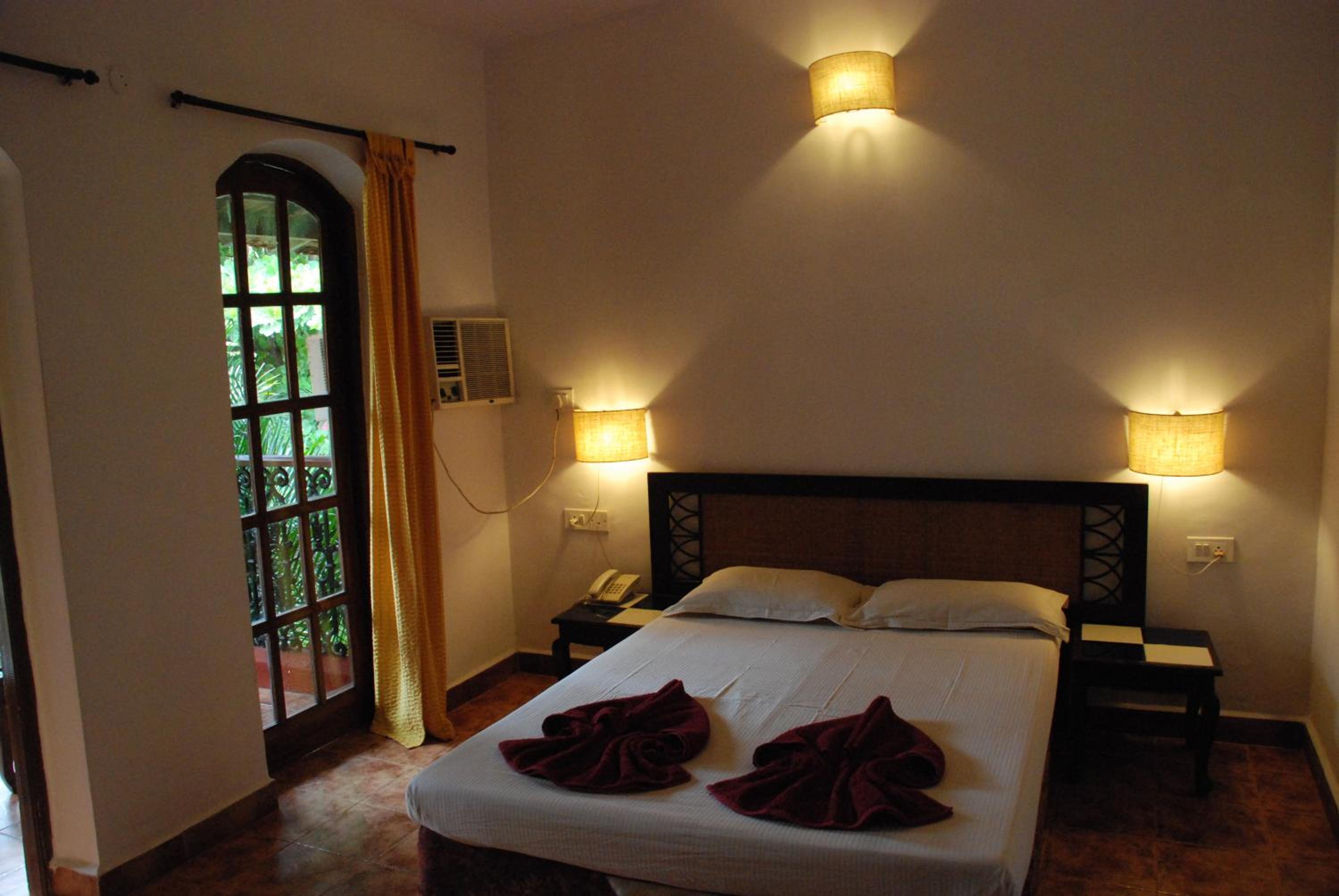 Sea Breeze Beach Resort Candolim, Goa