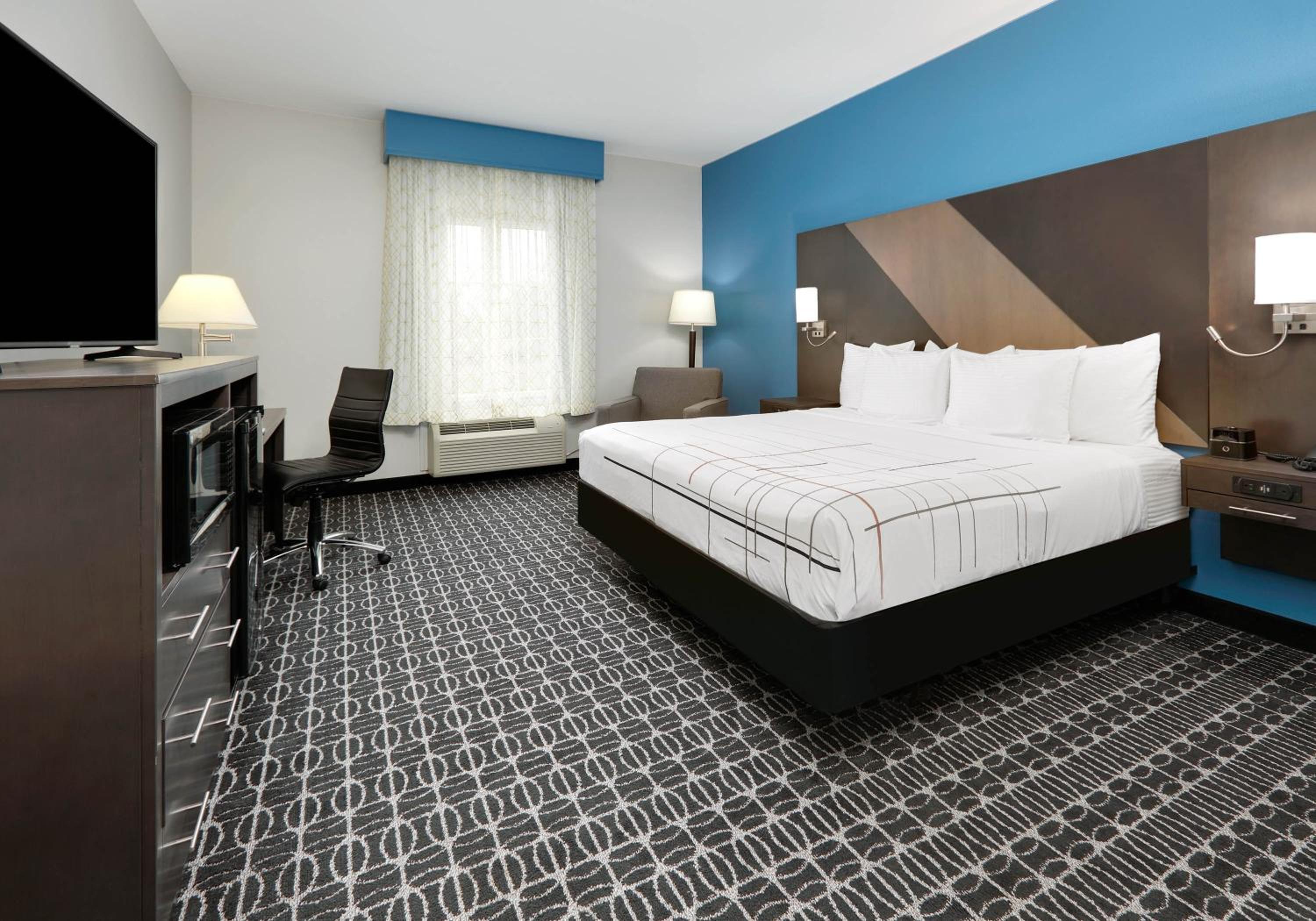 Sulphur Springs Vacations - La Quinta by Wyndham Sulphur Springs - Property Image 6