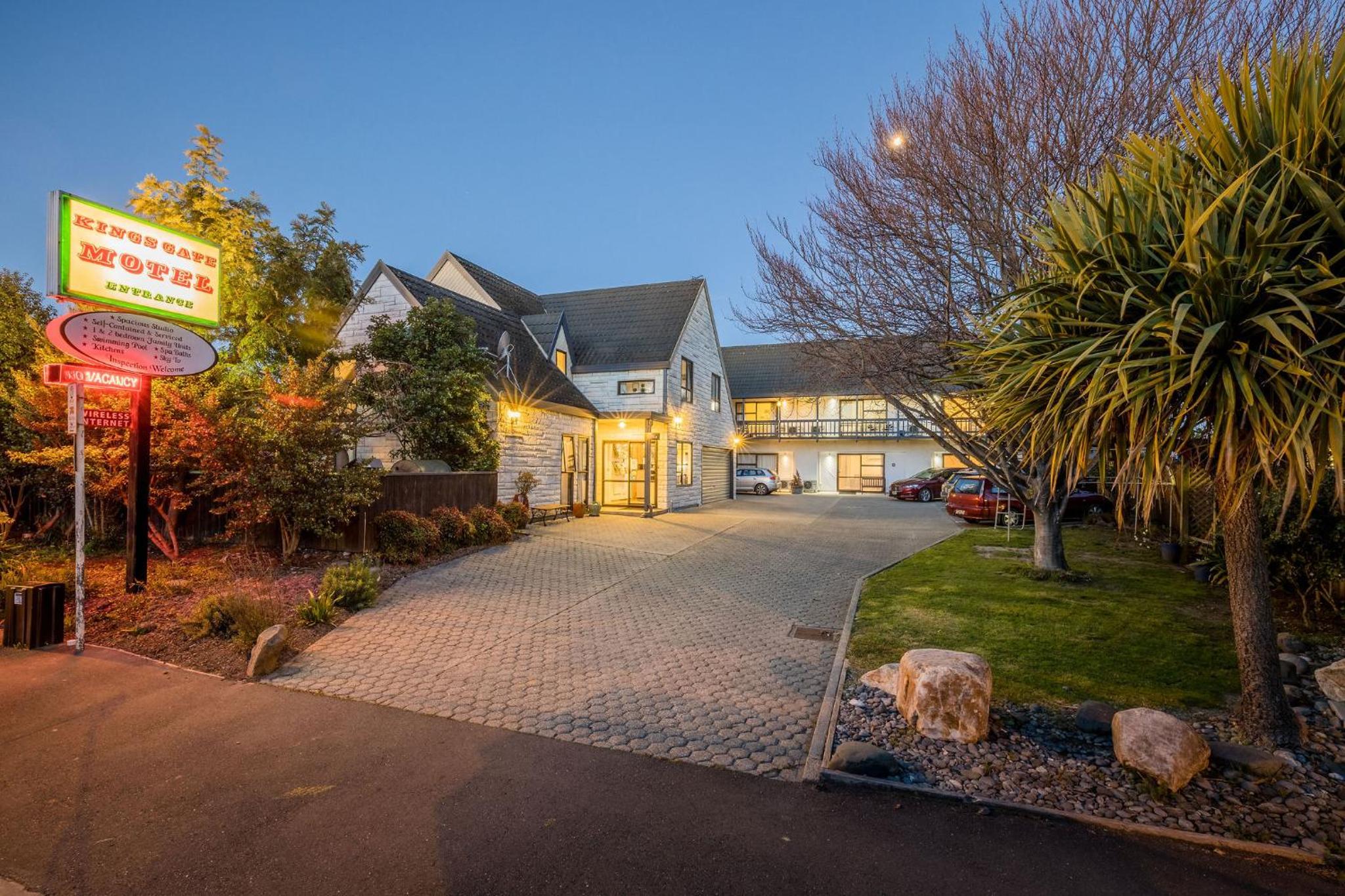 Hotel Kings Gate Motel - Image 1