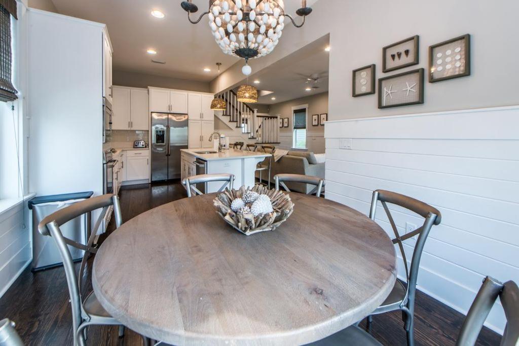 Off the Beachin' Path - 4BR Home with Golf Cart, 4 Bikes and Great Amenities! view 5