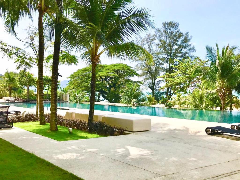 Beachfront Resort By The Sea, Batu Ferringhi photo 4
