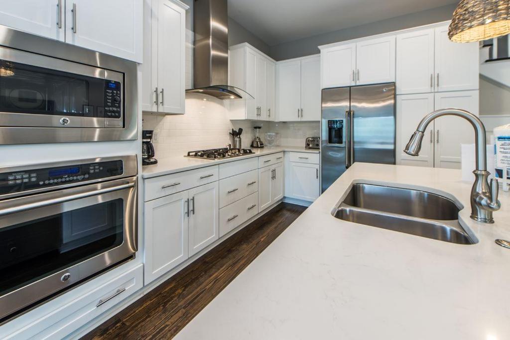 Off the Beachin' Path - 4BR Home with Golf Cart, 4 Bikes and Great Amenities! view 4