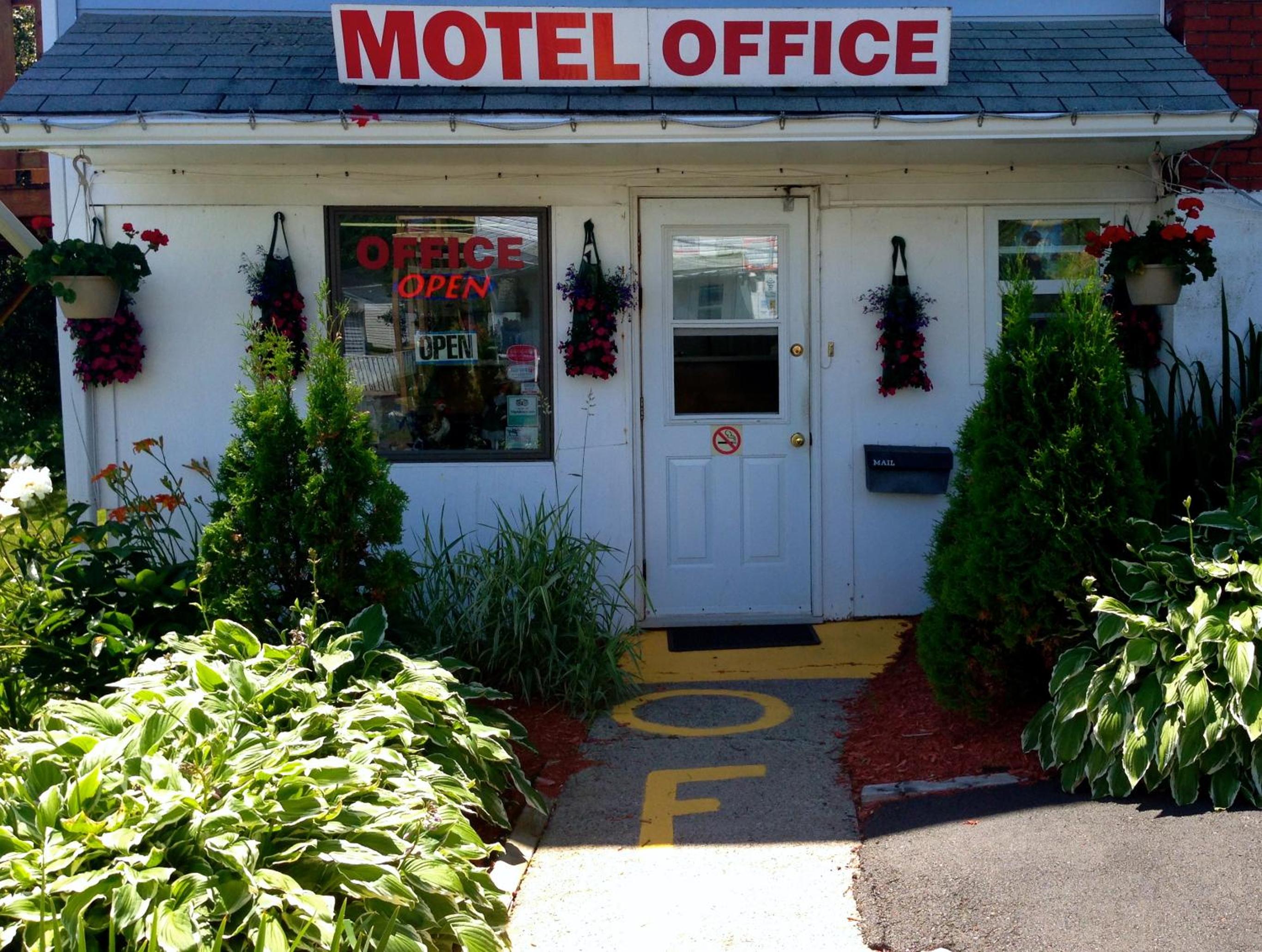 Saint John Vacations - Hillside Motel - Property Image 10
